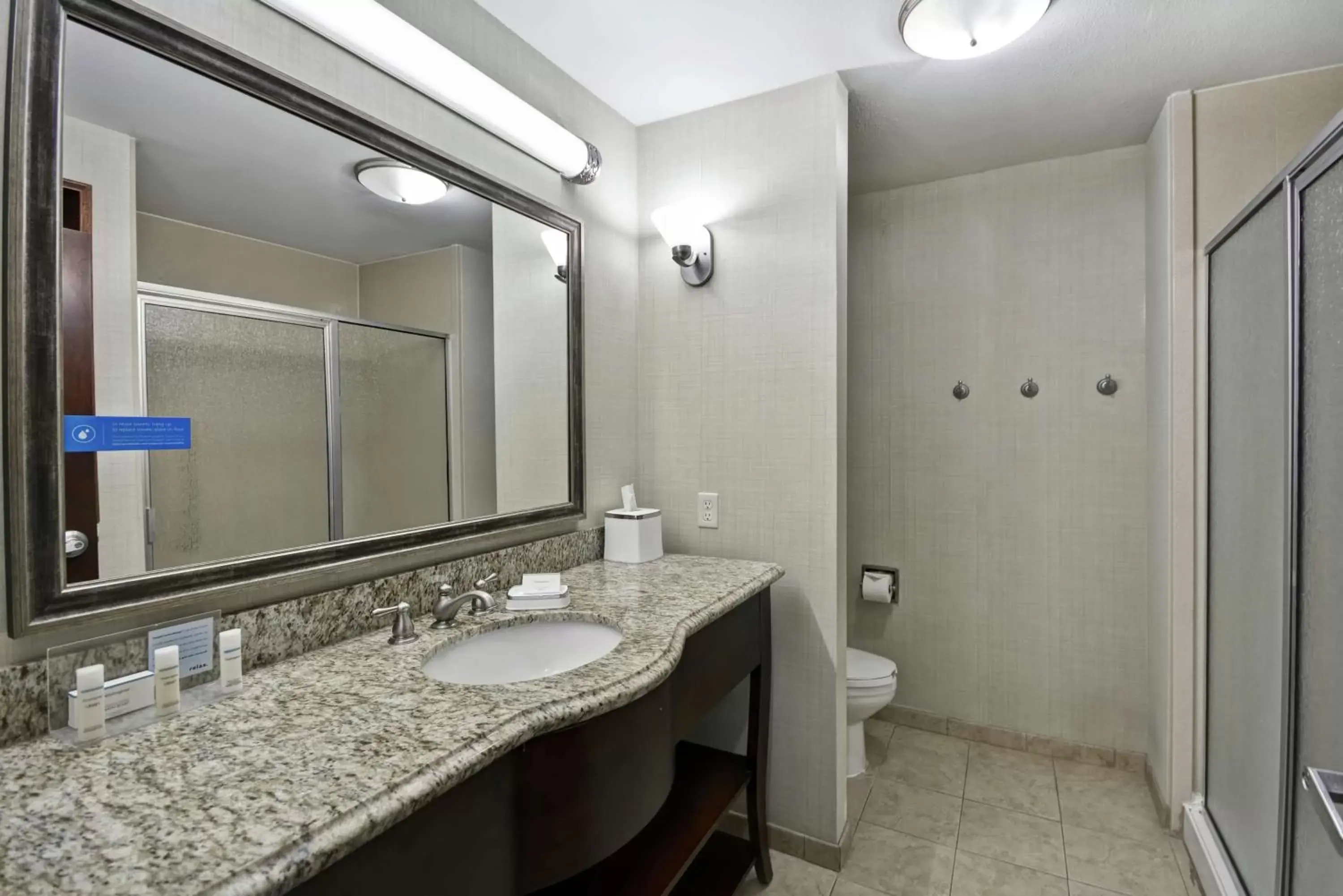 Bathroom in Hampton Inn & Suites Corpus Christi I-37 - Navigation Boulevard