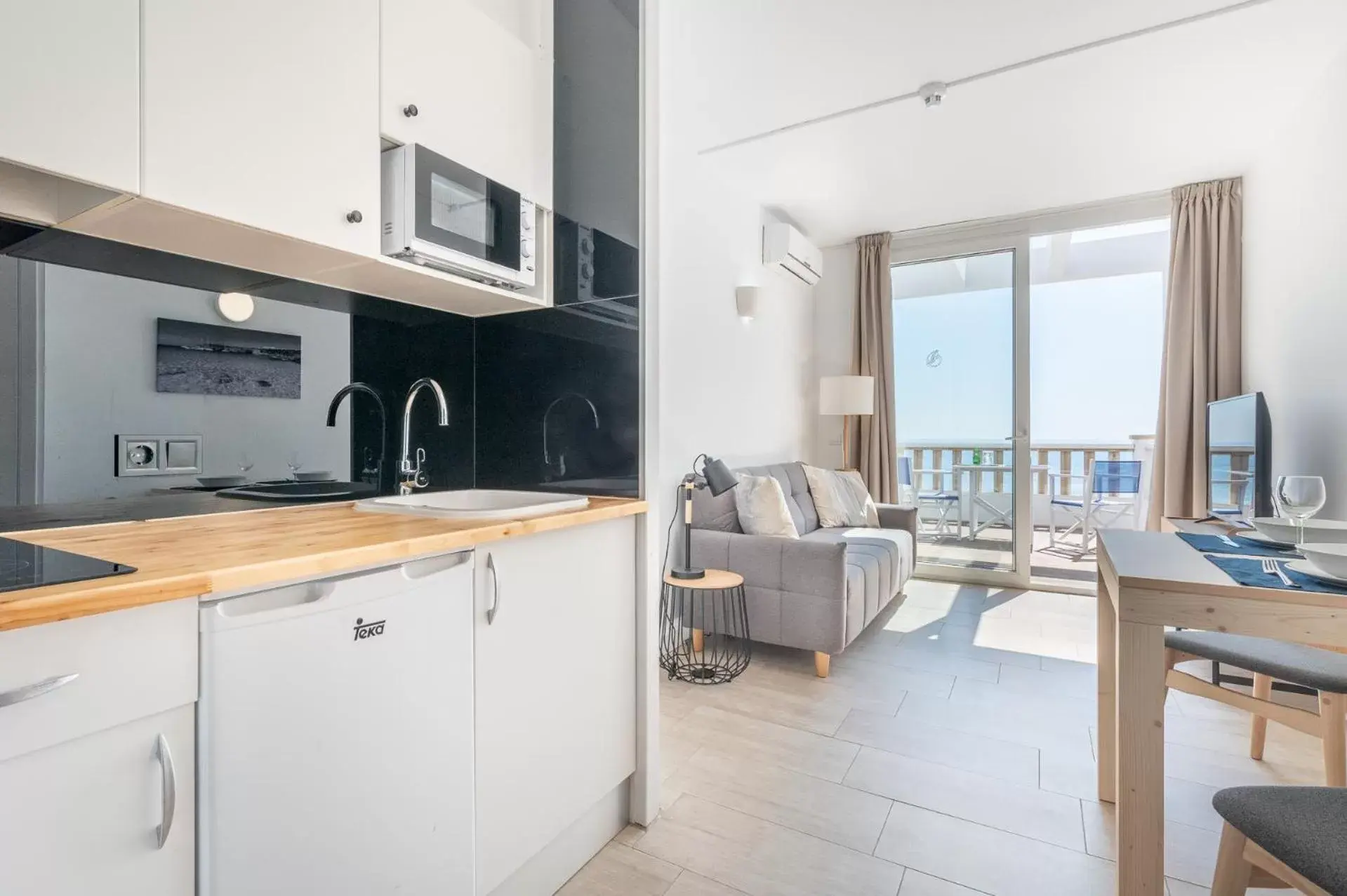 Kitchen or kitchenette, Kitchen/Kitchenette in Orange Colom - Seaside Apartments