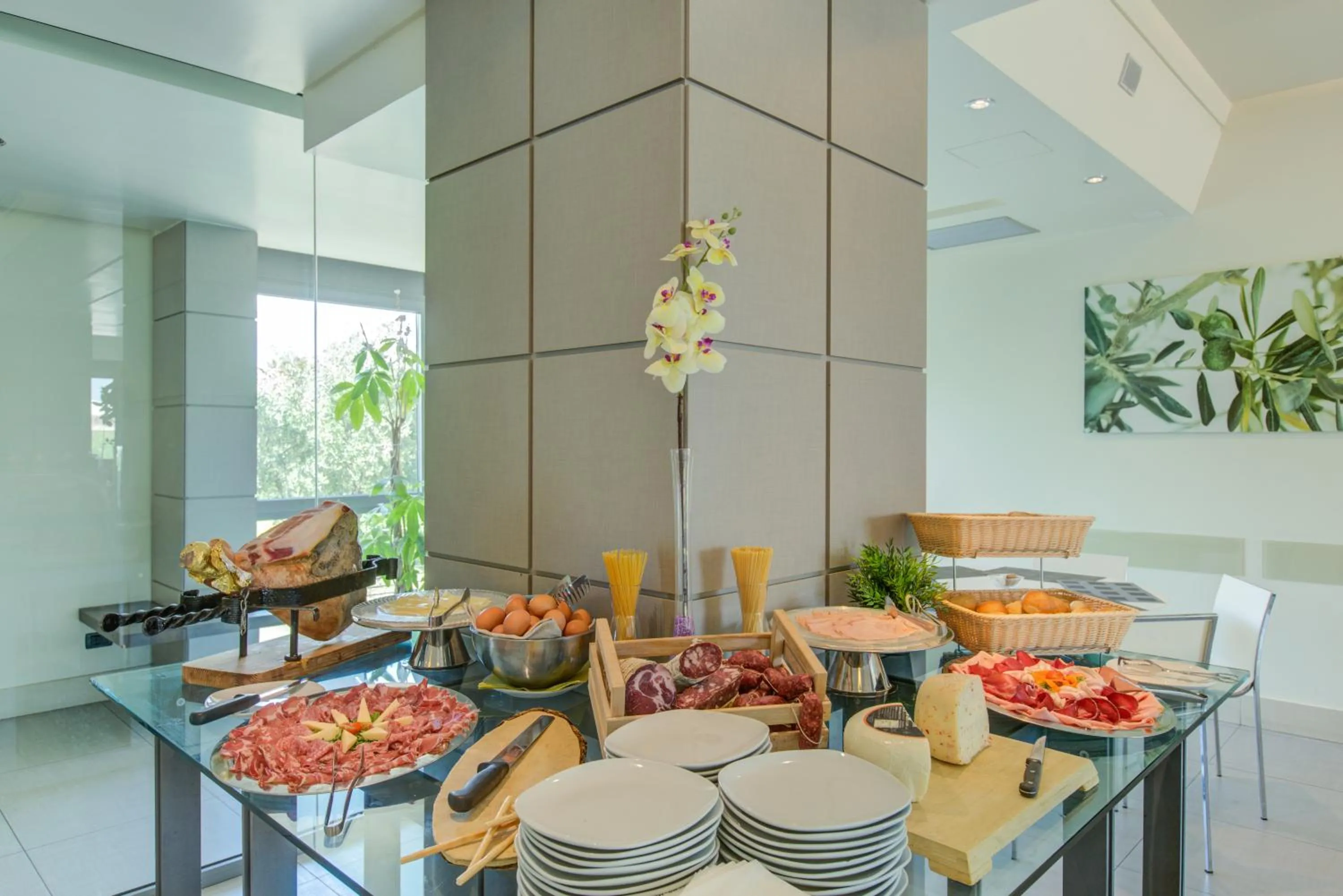 Restaurant/places to eat in Ardeatina Park Hotel