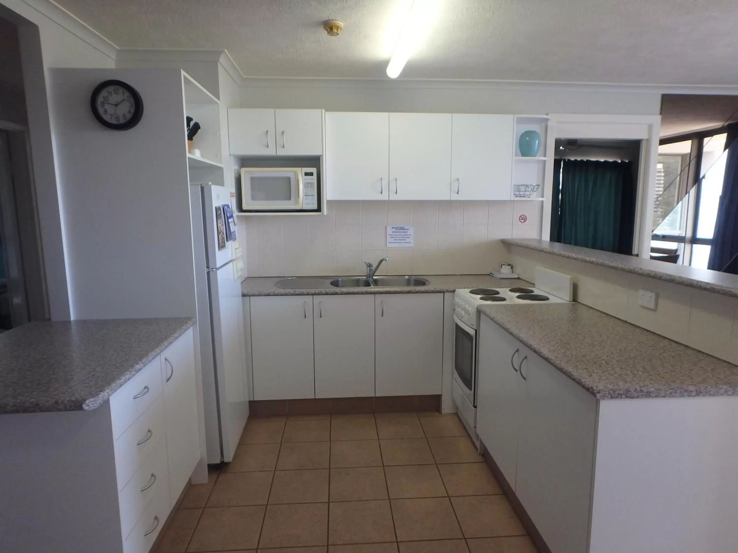 Kitchen or kitchenette, Kitchen/Kitchenette in Burleigh Gardens North Hi-Rise Holiday Apartments