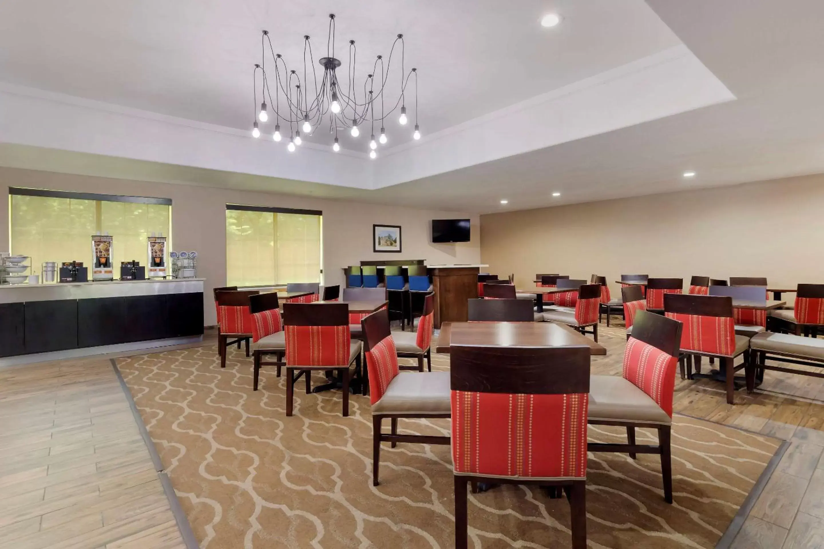 Restaurant/places to eat in Comfort Inn & Suites Near Six Flags & Medical Center Restaurant/places to eat in Comfort Inn & Suites Near Six Flags & Medical Center