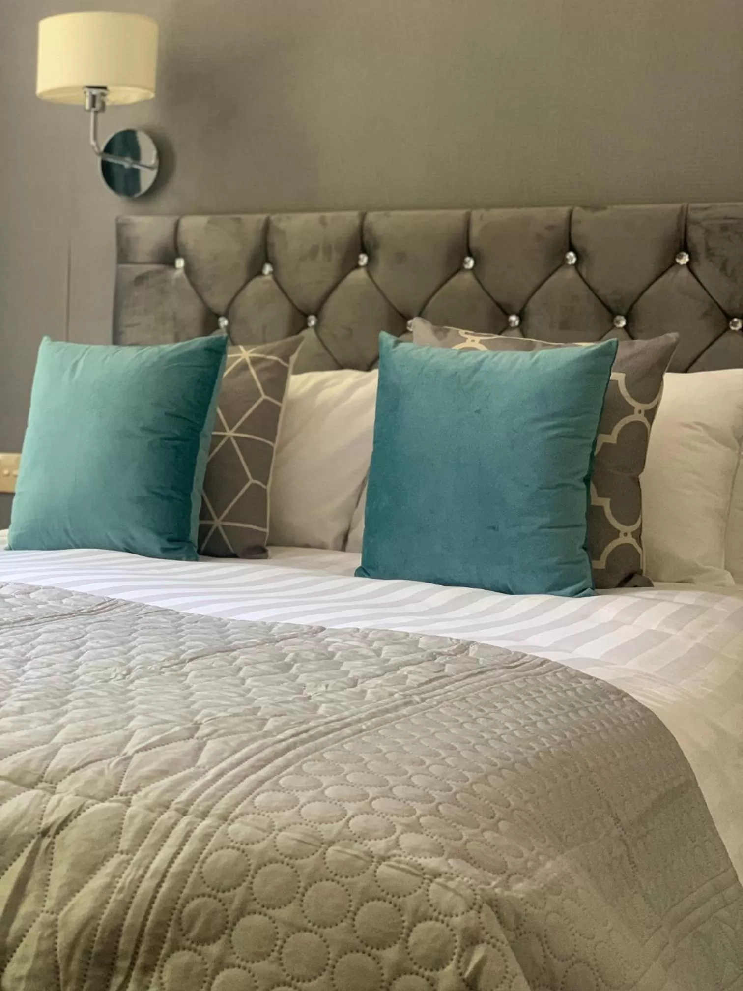 Bedroom, Bed in The Angel Hotel