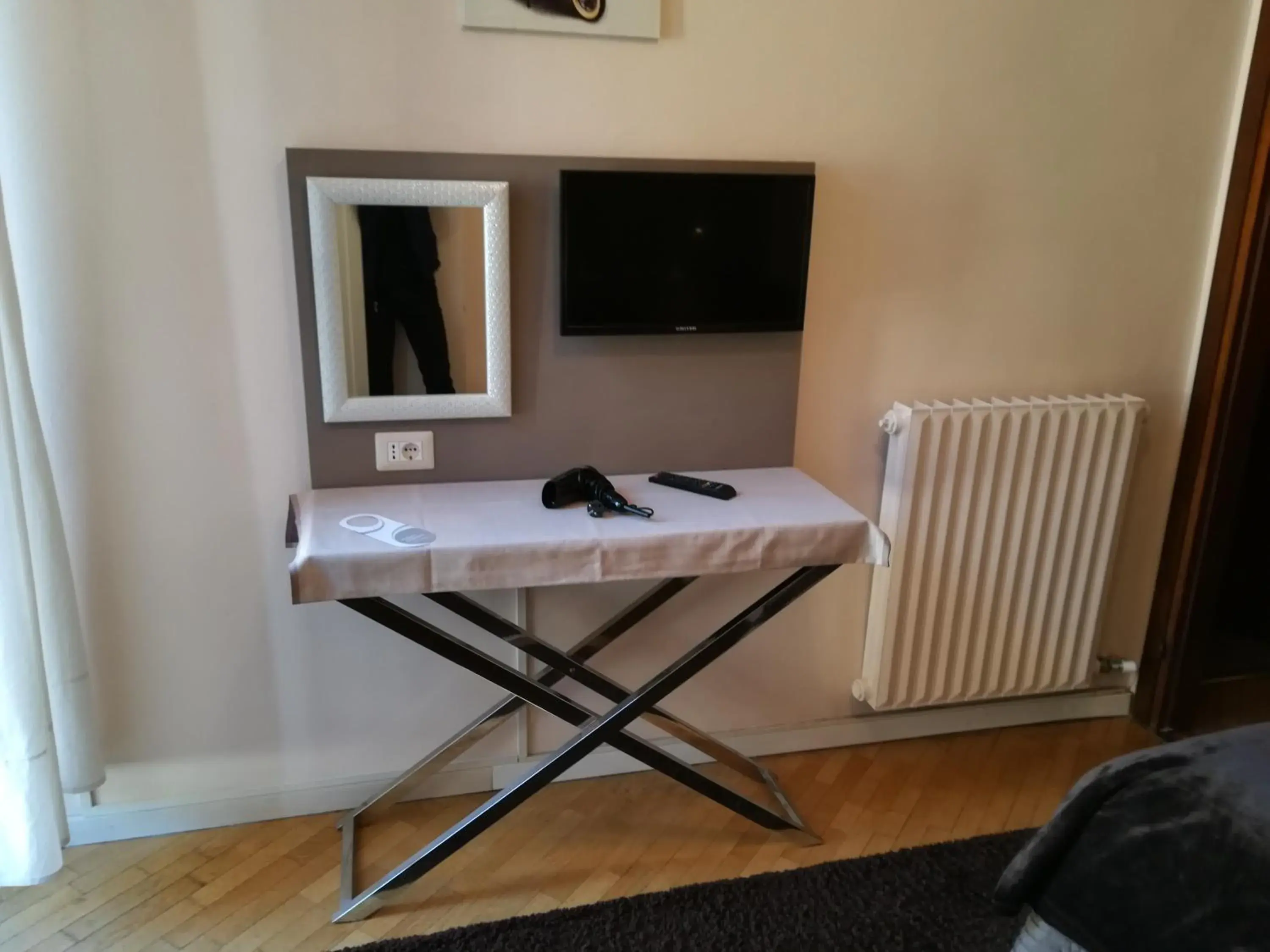 Single Room with Balcony in Megaride Guest House Single Room with Balcony in Megaride Guest House