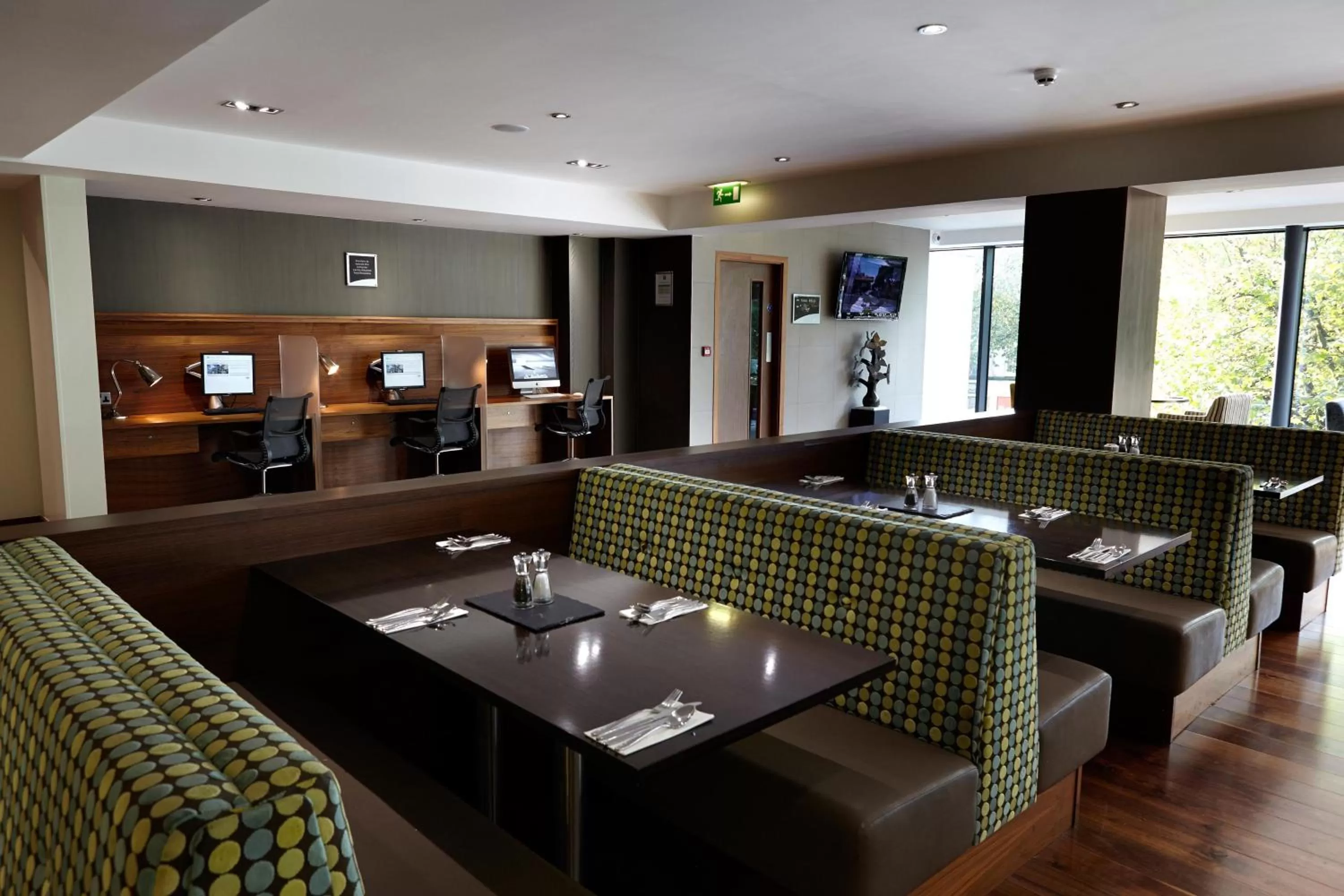 Restaurant/places to eat in Holiday Inn Bristol City Centre by IHG