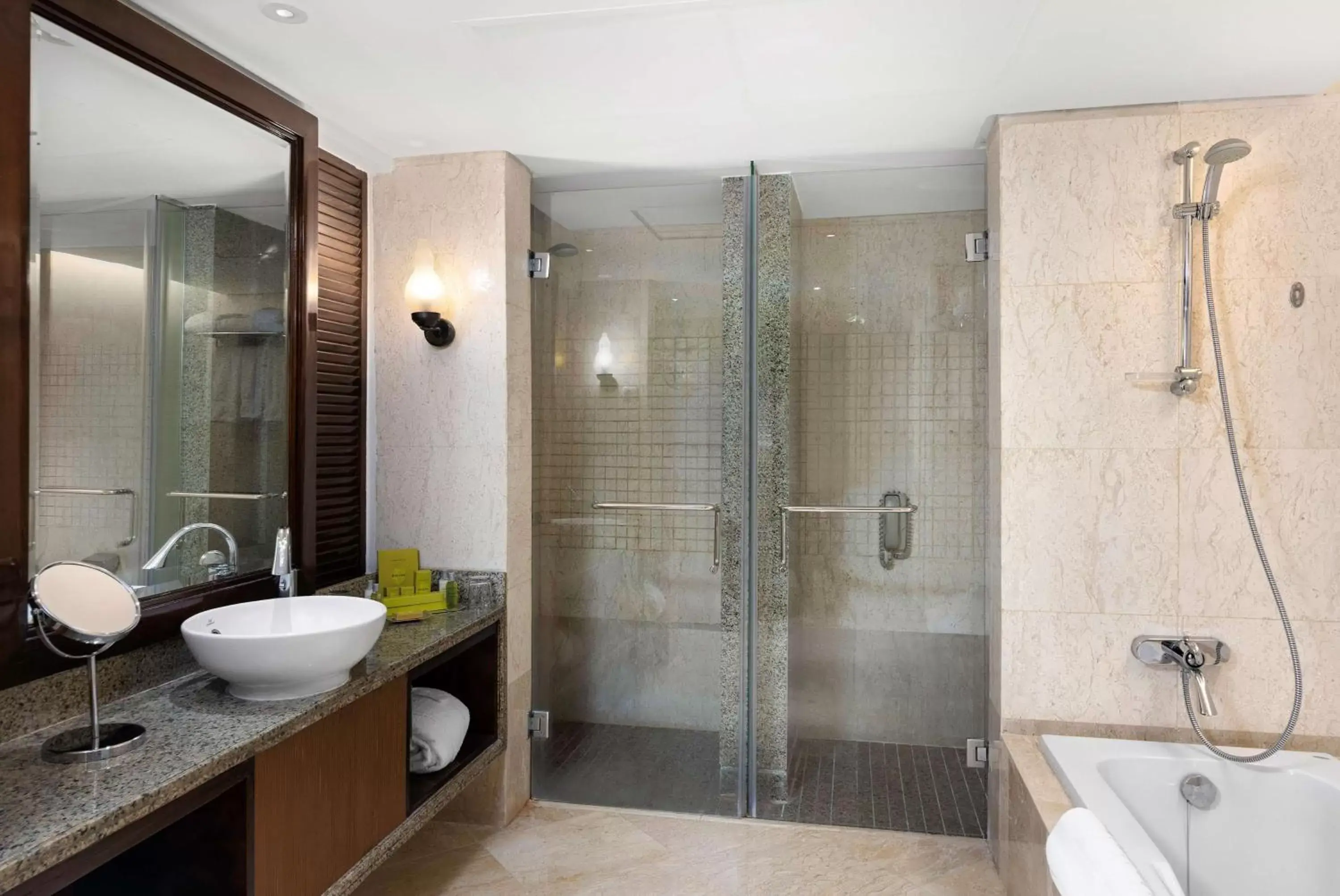 Bathroom in Hilton Luxor Resort & Spa