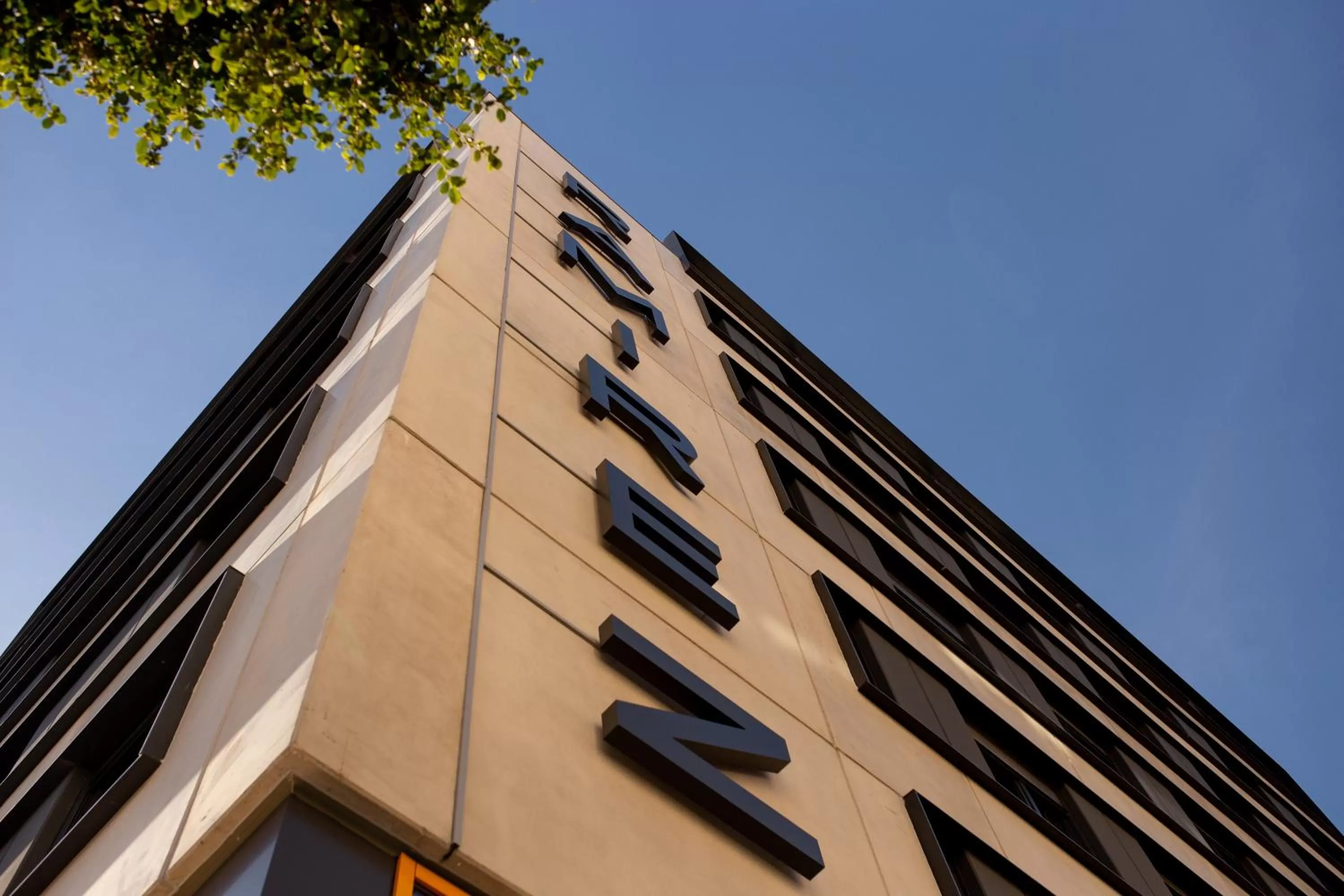 Property building in Ramirez Flats Valencia