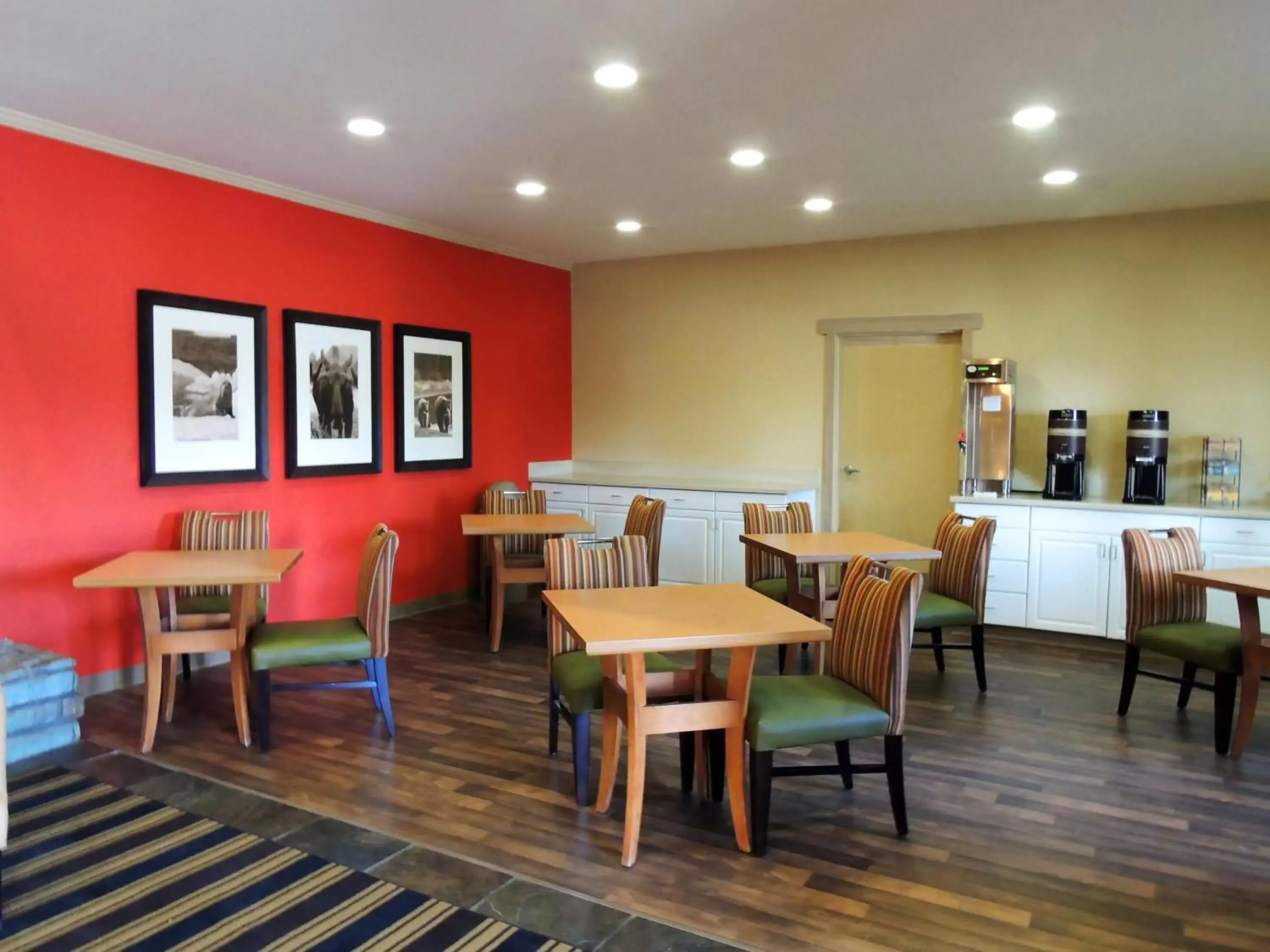Food and drinks, Restaurant/Places to Eat in Extended Stay America Suites - Fairbanks - Old Airport Way