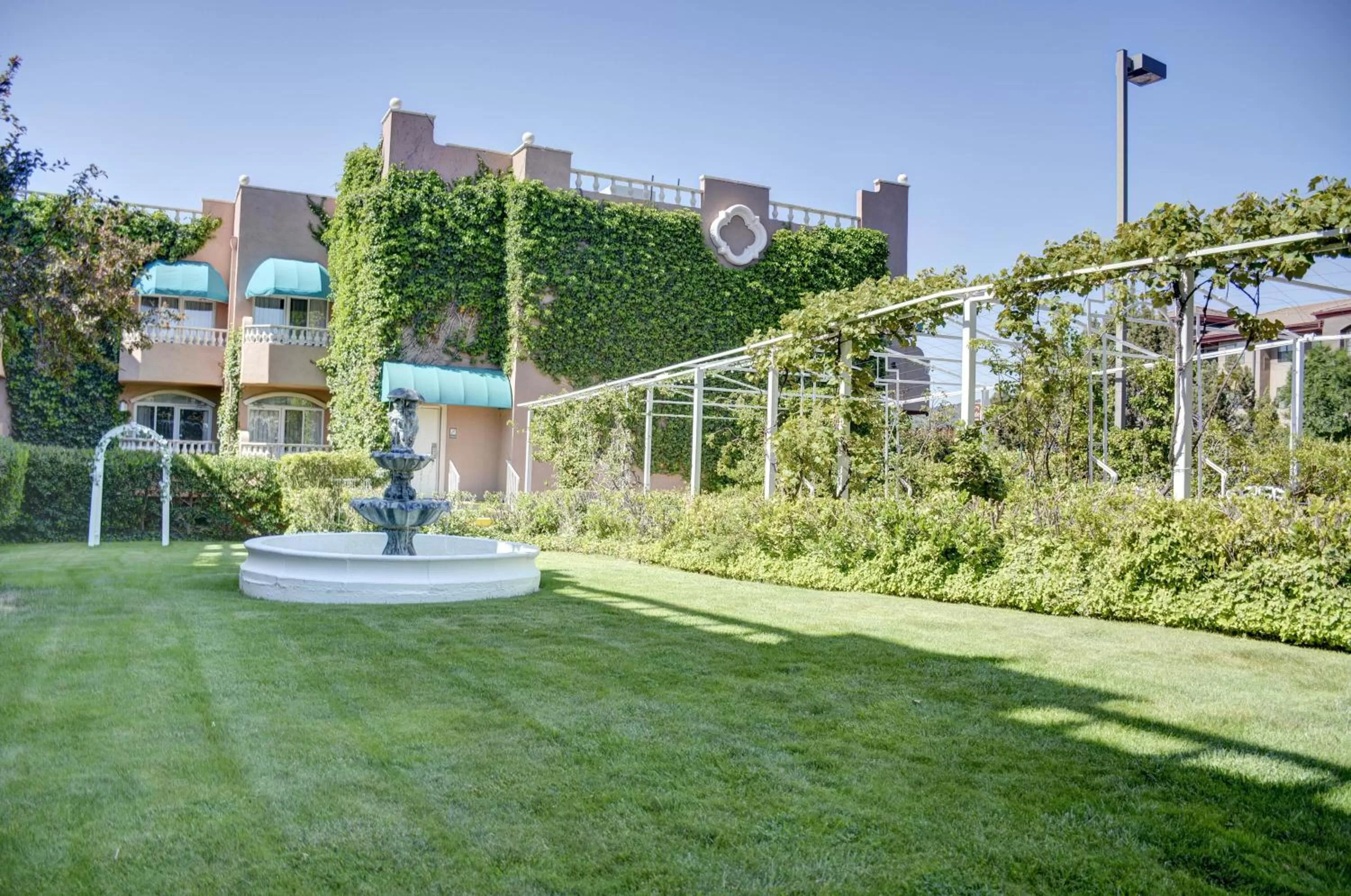 Garden in Forest Villas Hotel