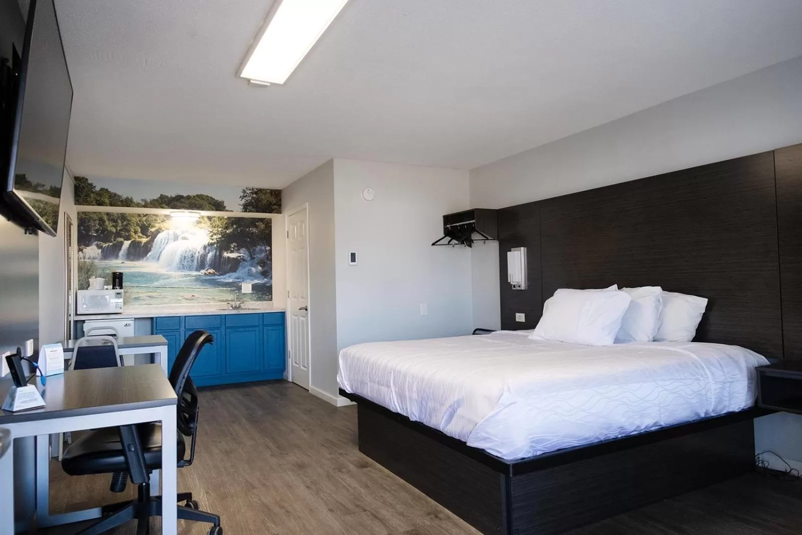 Photo of the whole room, Bed in Envi Boutique Hotel Henderson-Evansville South