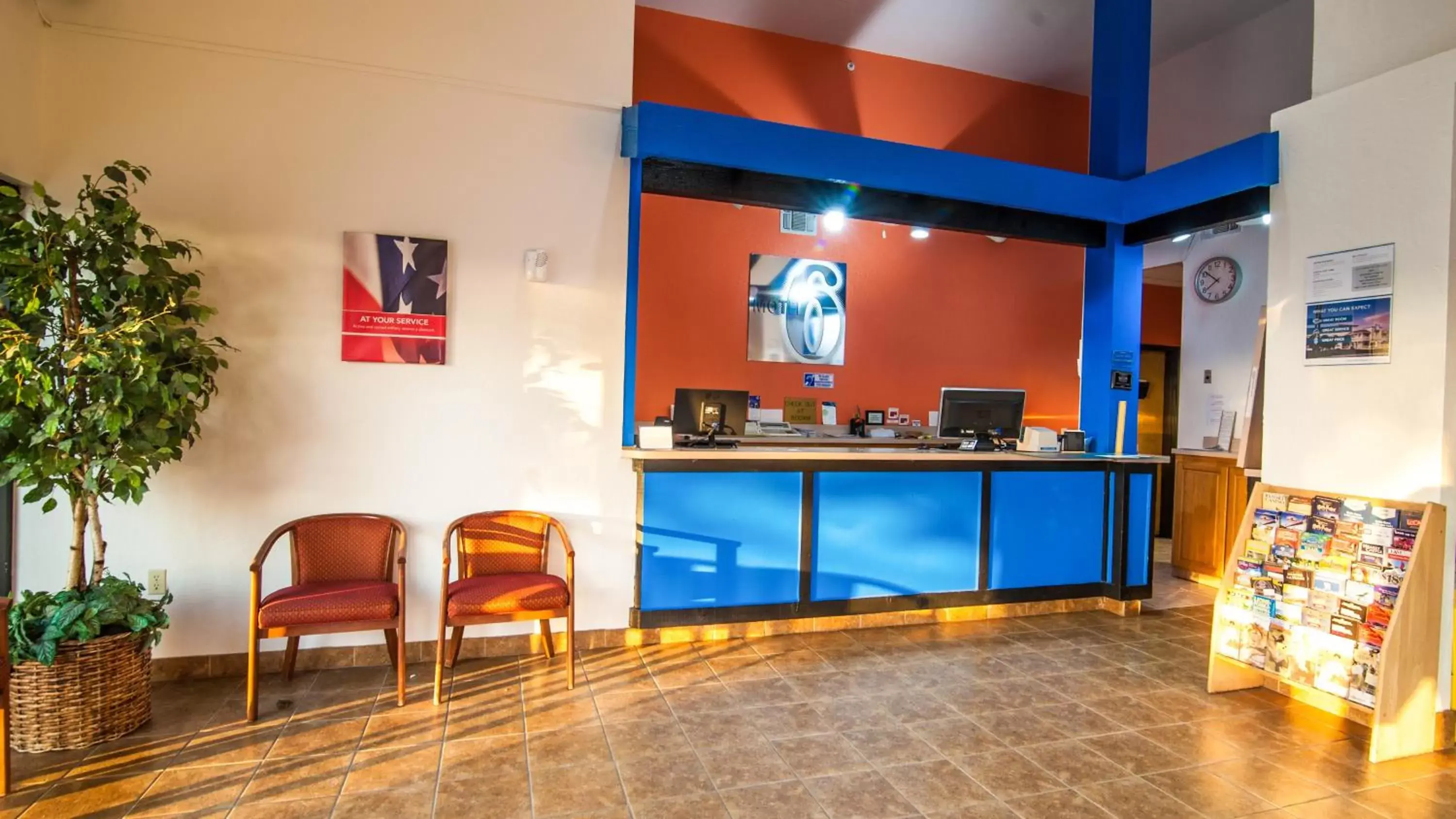 Lobby or reception, Lounge/Bar in Motel 6-Santa Nella, CA - Los Banos
