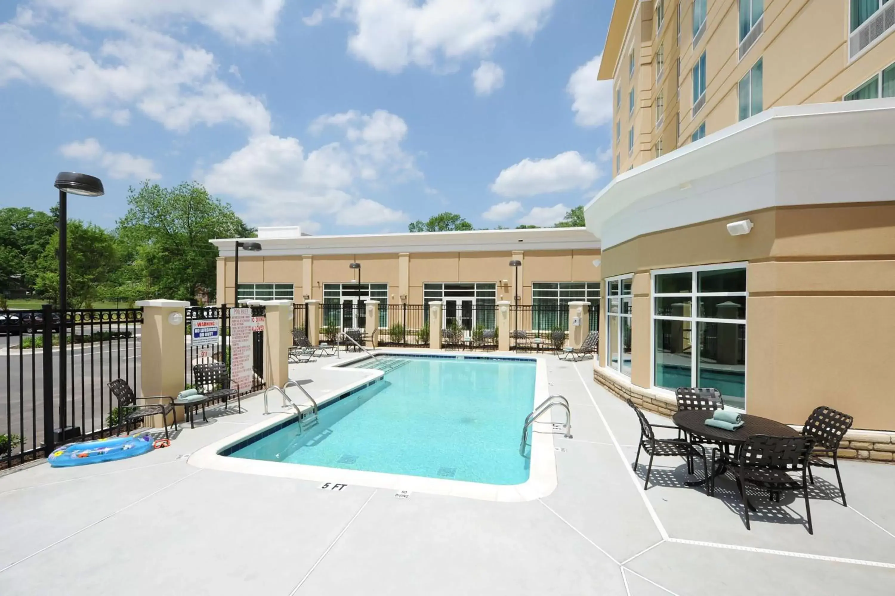 Pool view, Swimming Pool in Hilton Garden Inn Atlanta Airport North
