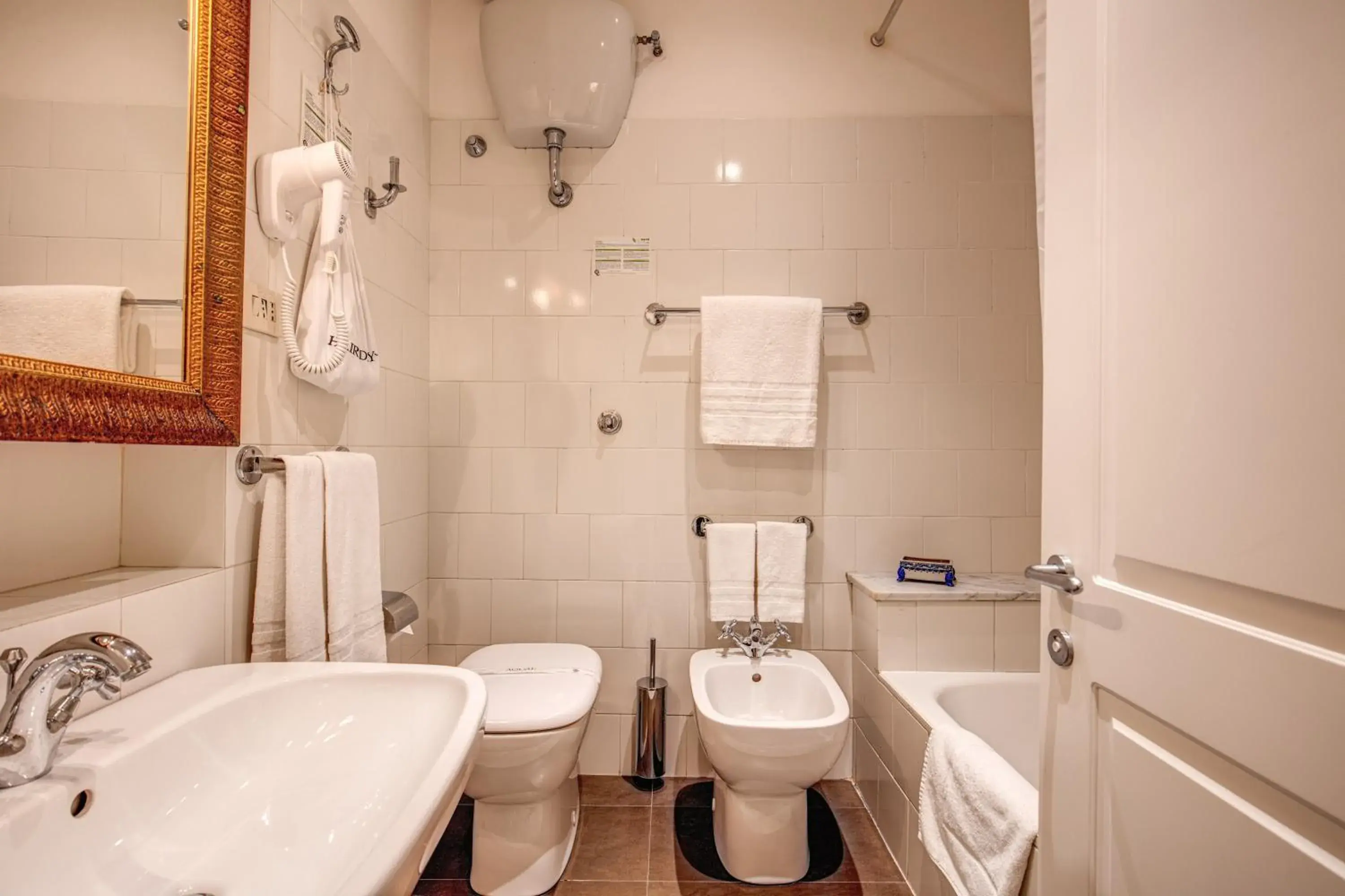 Shower, Bathroom in Hotel Cortina