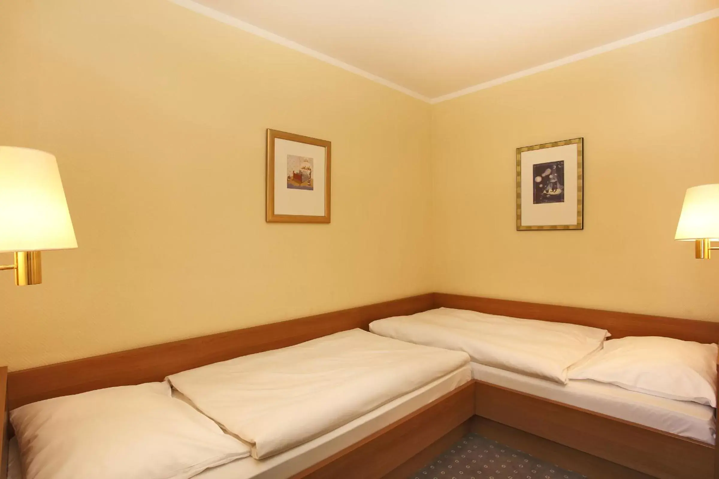 Bedroom, Room Photo in H+ Hotel Willingen