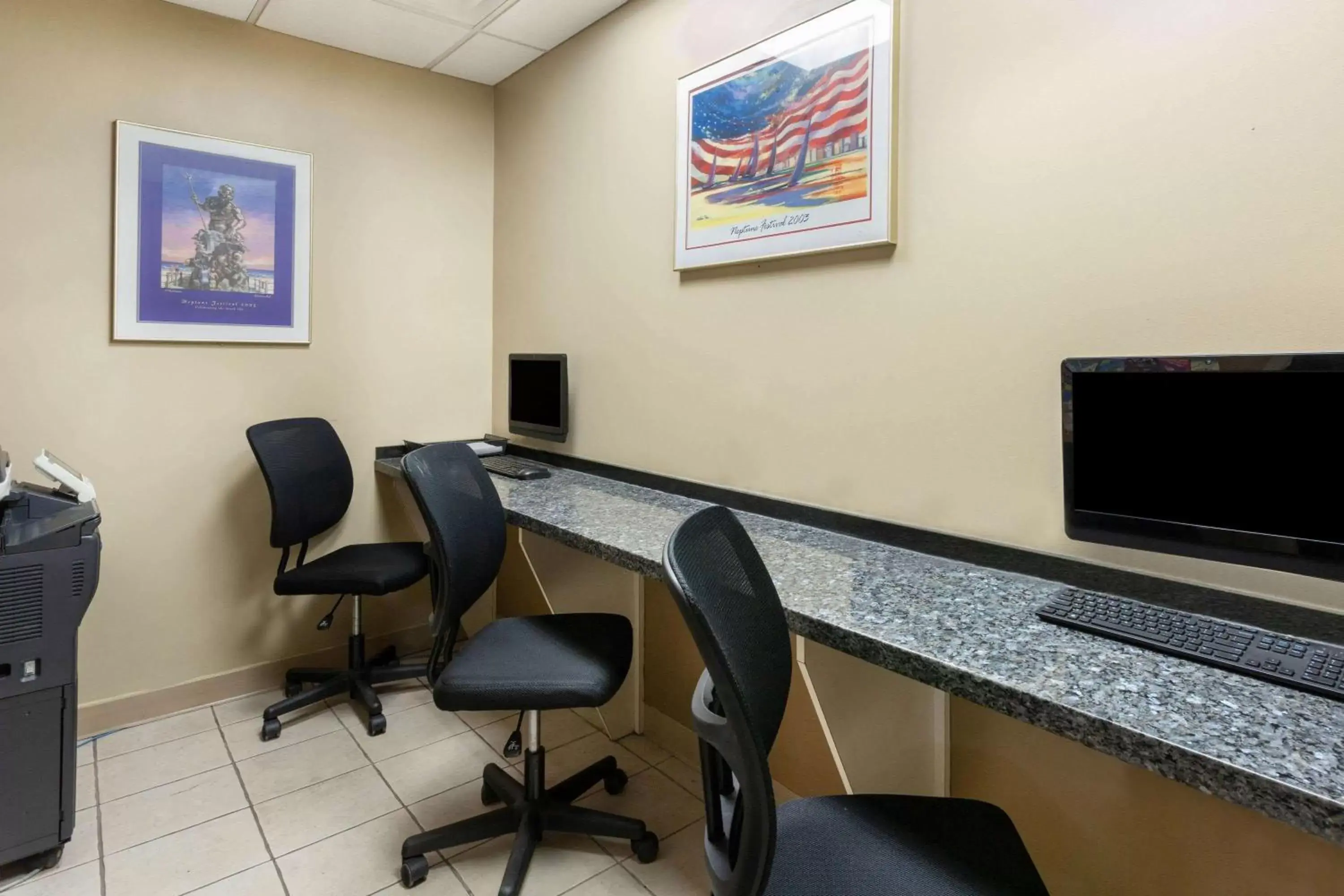 On site, Business Area/Conference Room in Ramada Plaza by Wyndham Virginia Beach