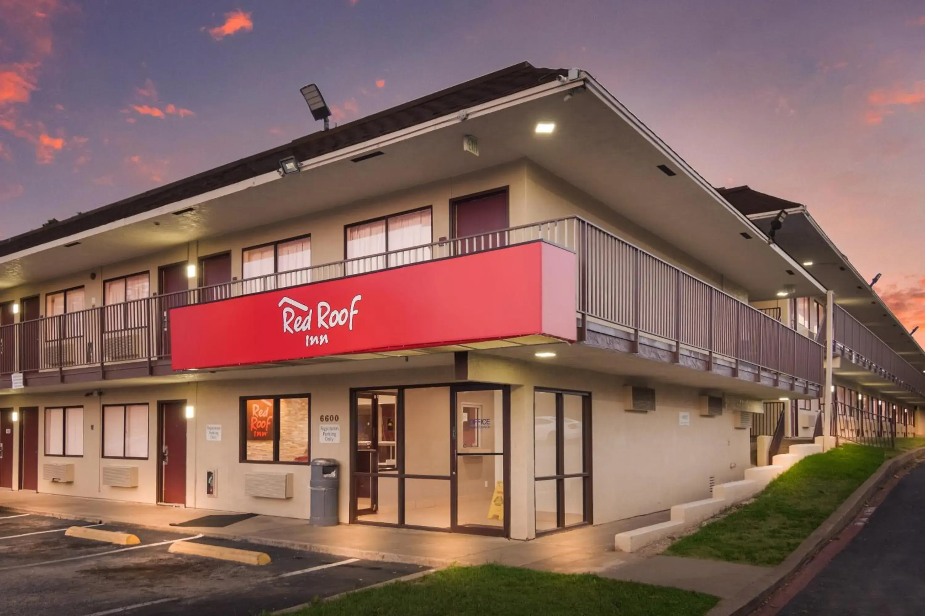 Property Building in Red Roof Inn Fort Worth South