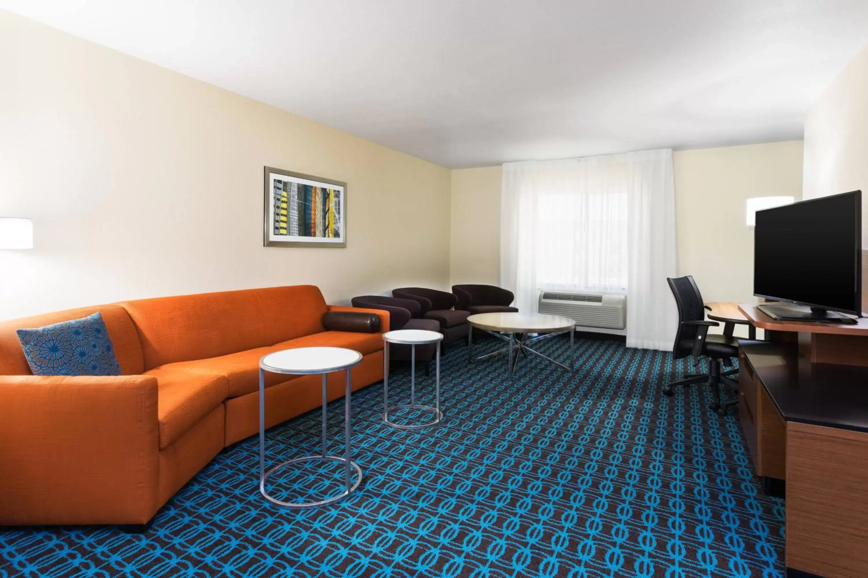 Photo of the whole room, Seating Area in Fairfield Inn & Suites by Marriott Odessa