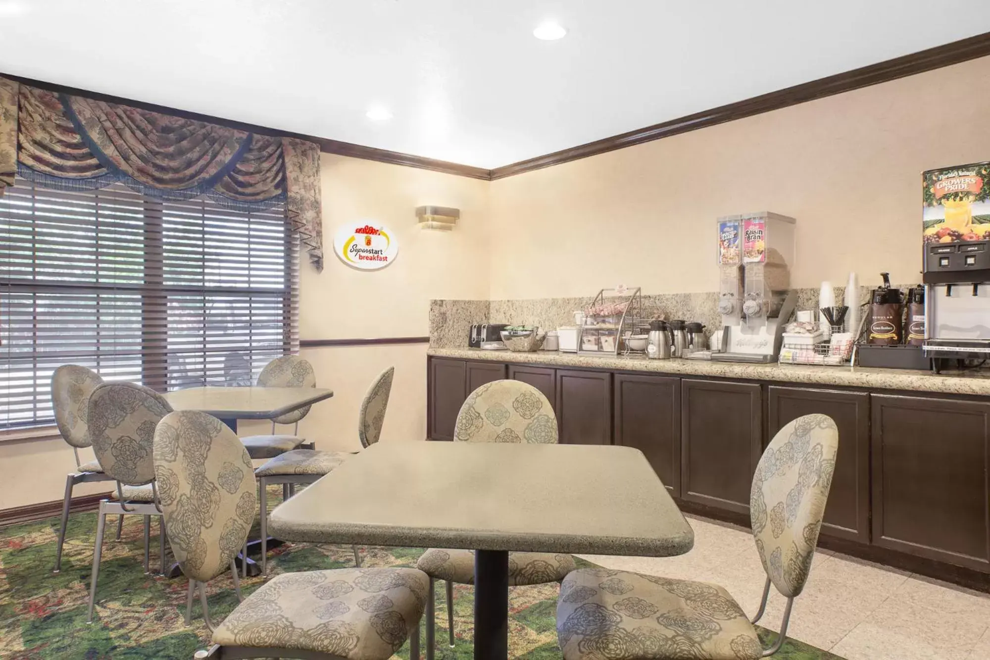 Continental breakfast, Restaurant/Places to Eat in Super 8 by Wyndham Corpus Christi