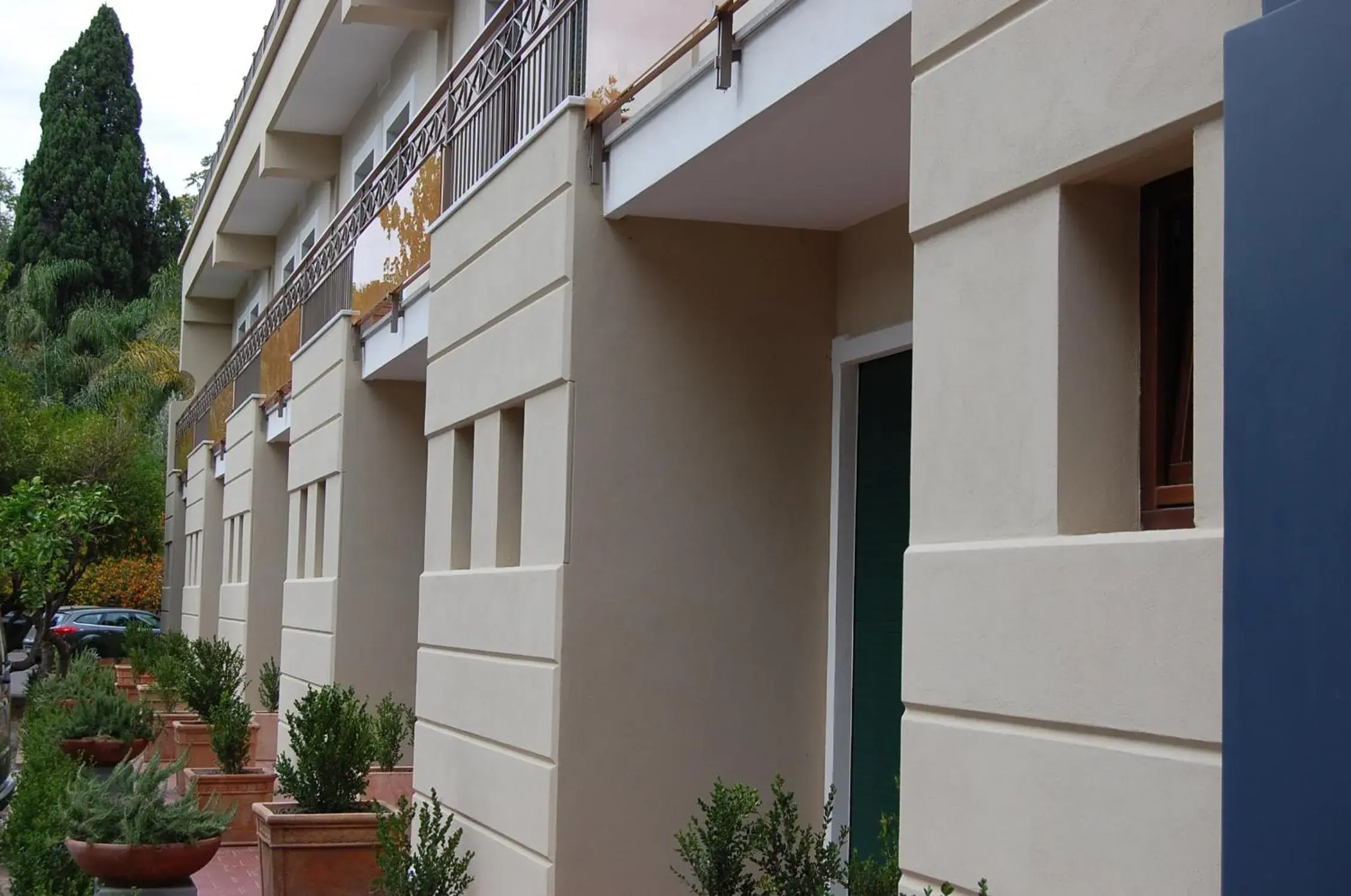 Facade/entrance, Balcony/Terrace in Hotel Zeus