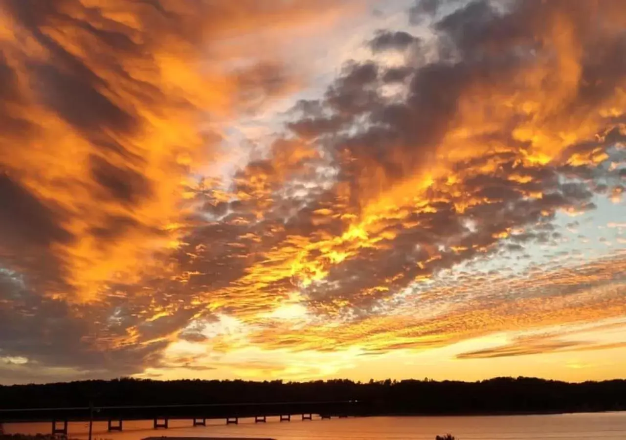 Natural landscape, Sunrise/Sunset in Lake Norfork Resort