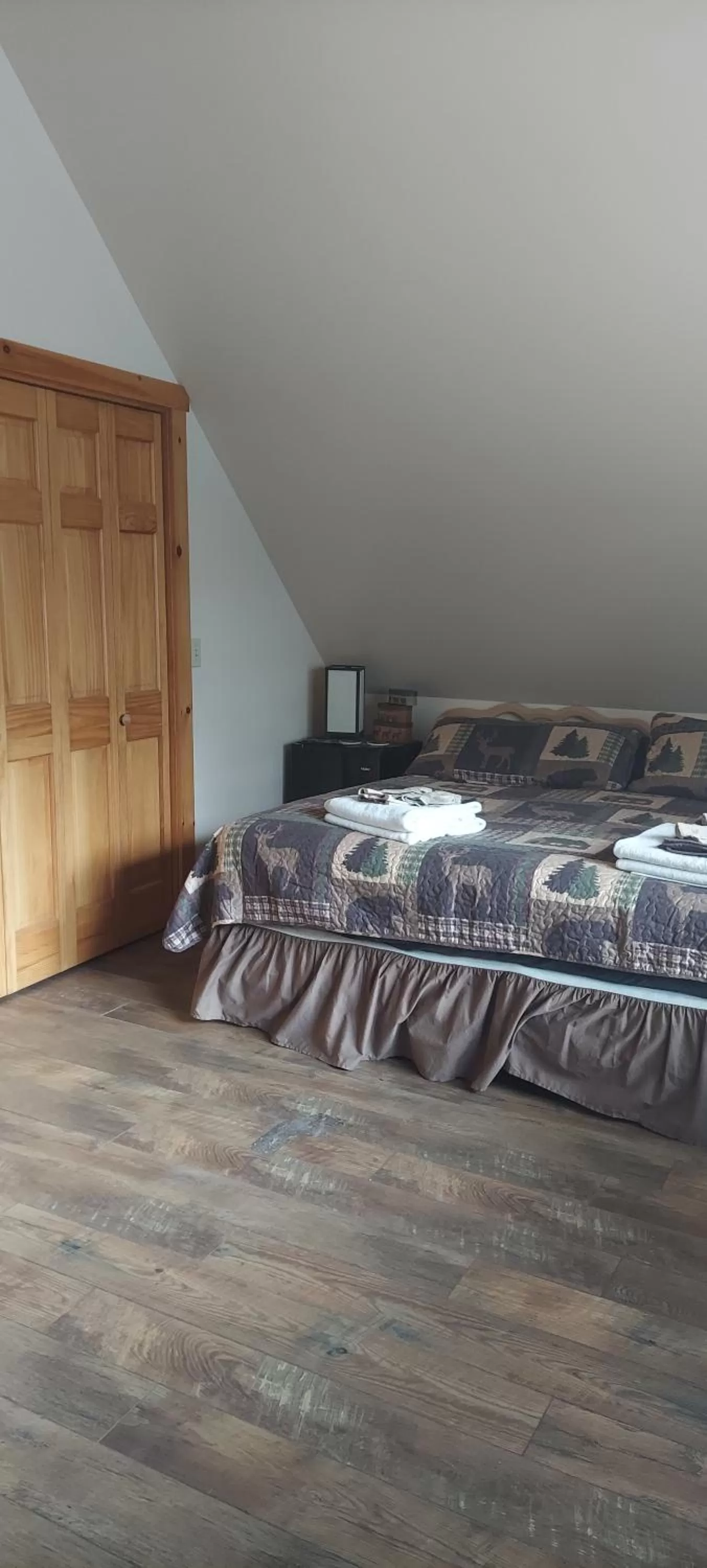 Bed in The Old Tioga Inn Bed and Breakfast