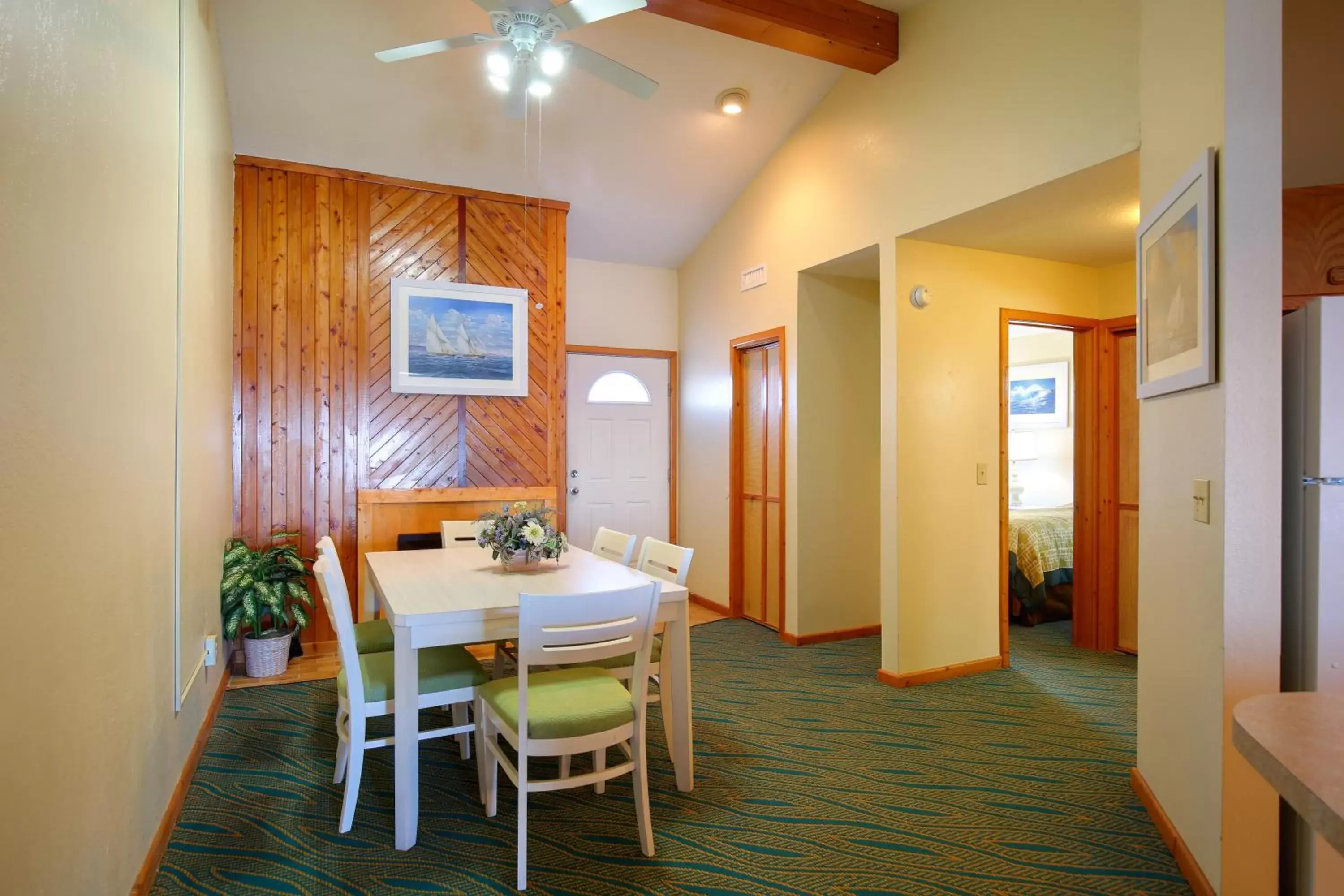 Dining Area in Ocean Pines Resort by Capital Vacations