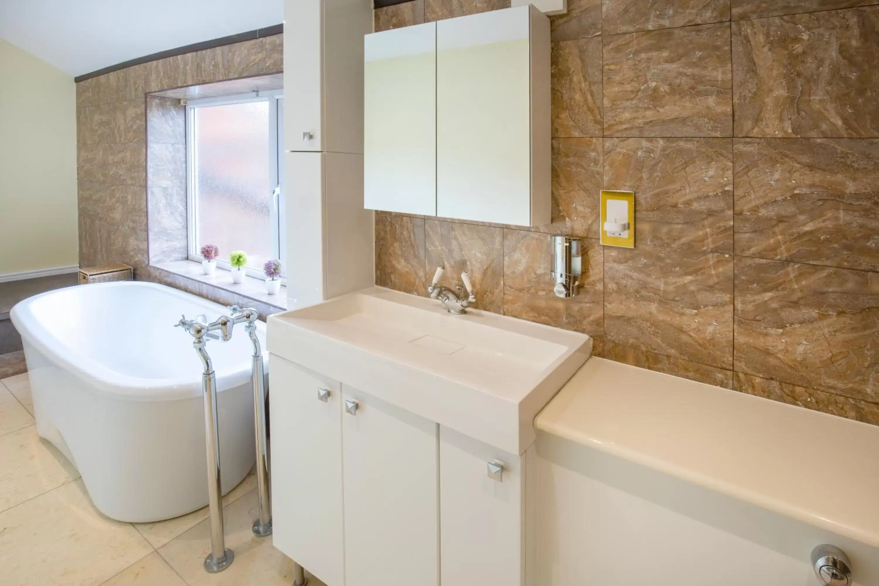 Bathroom in BrickSage Rooms, King's Lynn South Gate