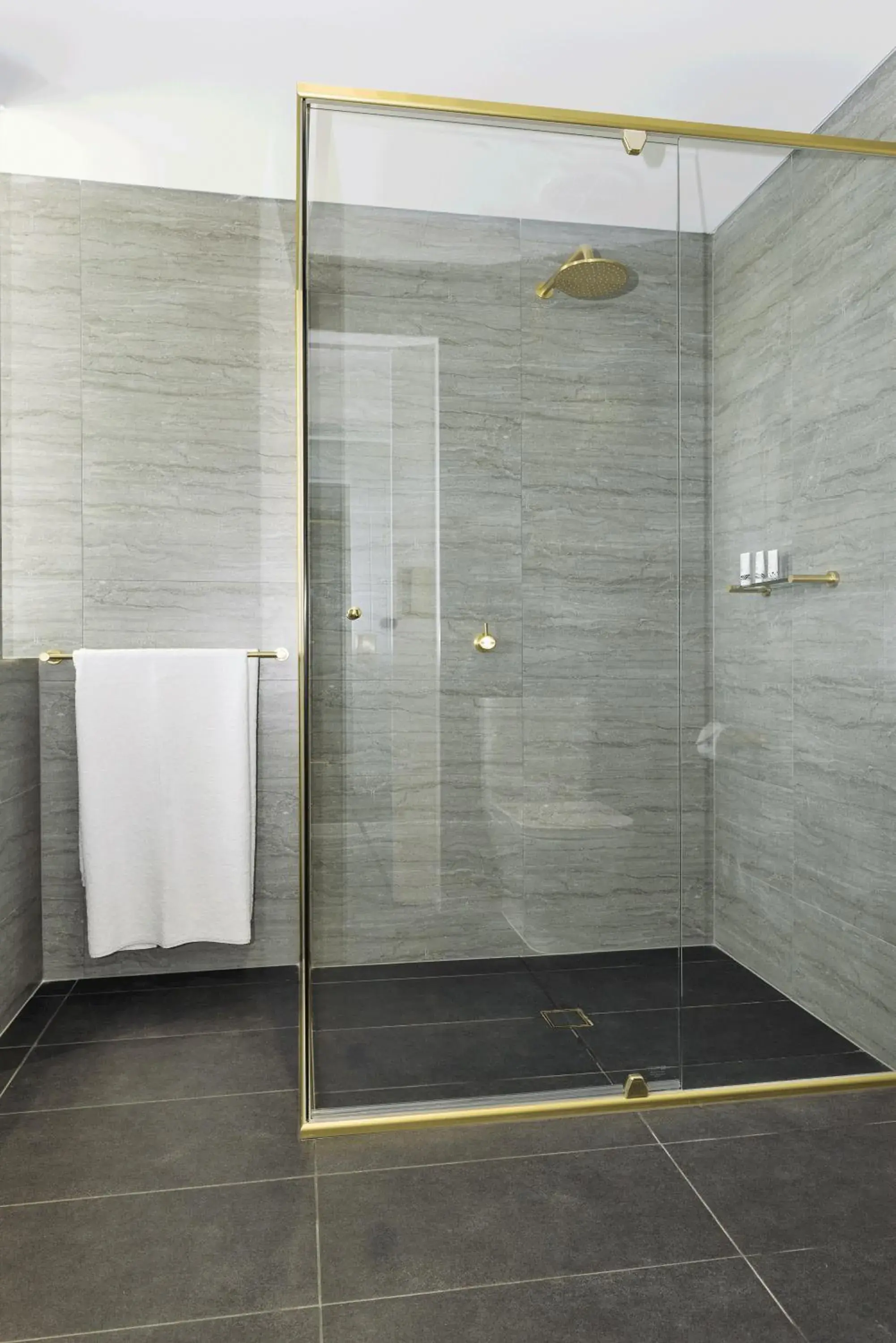 Shower, Bathroom in The Colony at Mandoon Estate