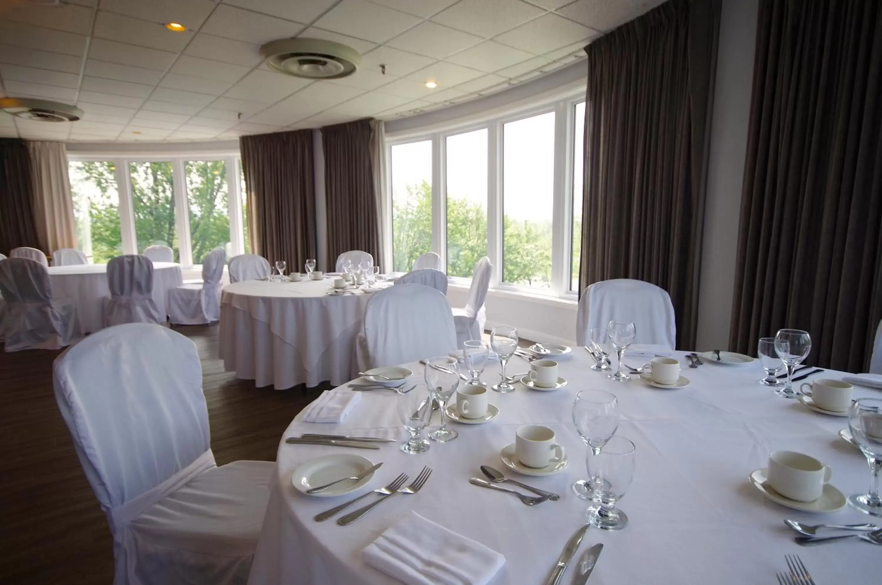 Banquet/Function facilities, Restaurant/Places to Eat in Hotel Lac Brome