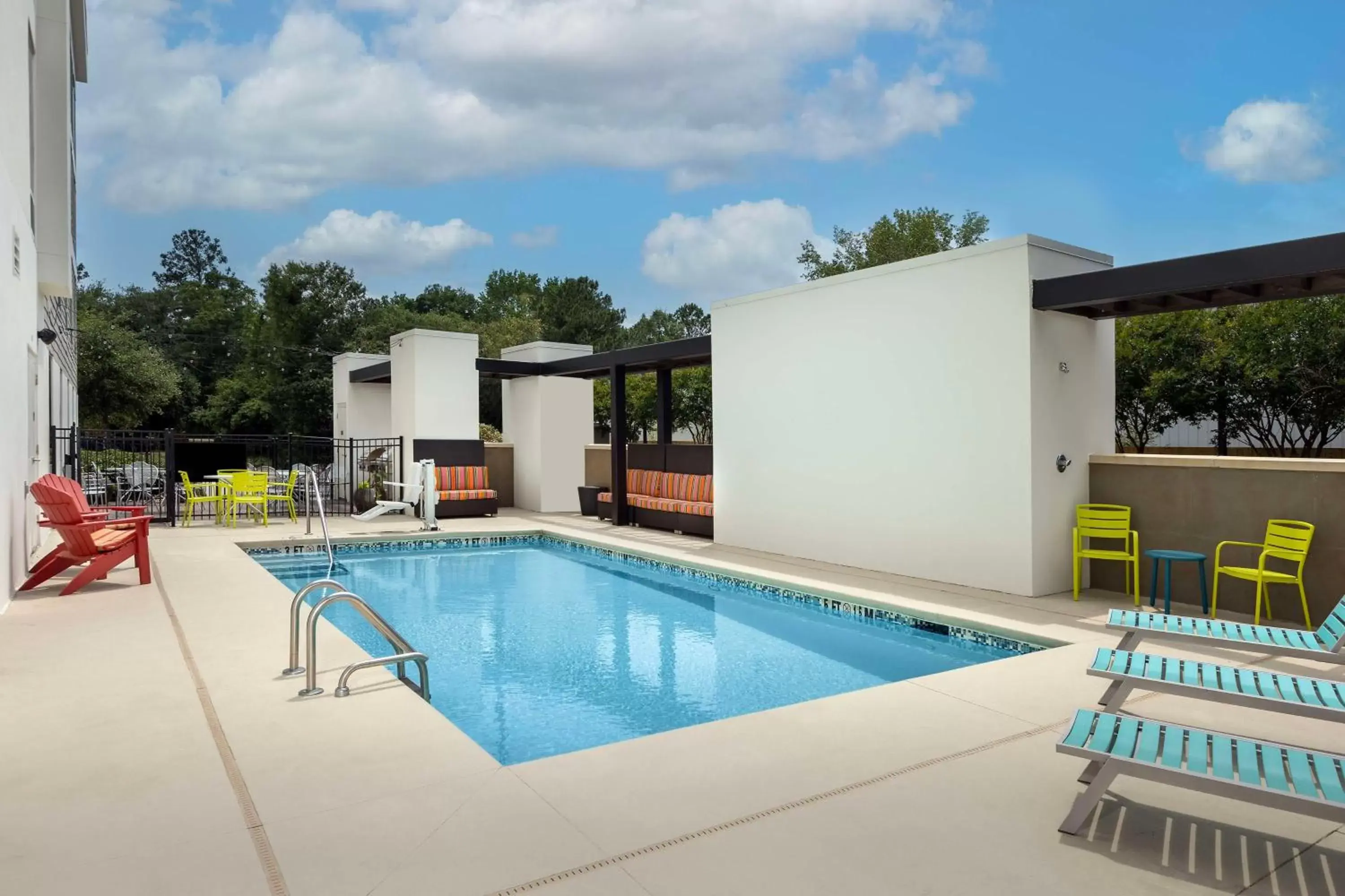 Pool view, Swimming Pool in Home2 Suites by Hilton Charleston Airport Convention Center, SC