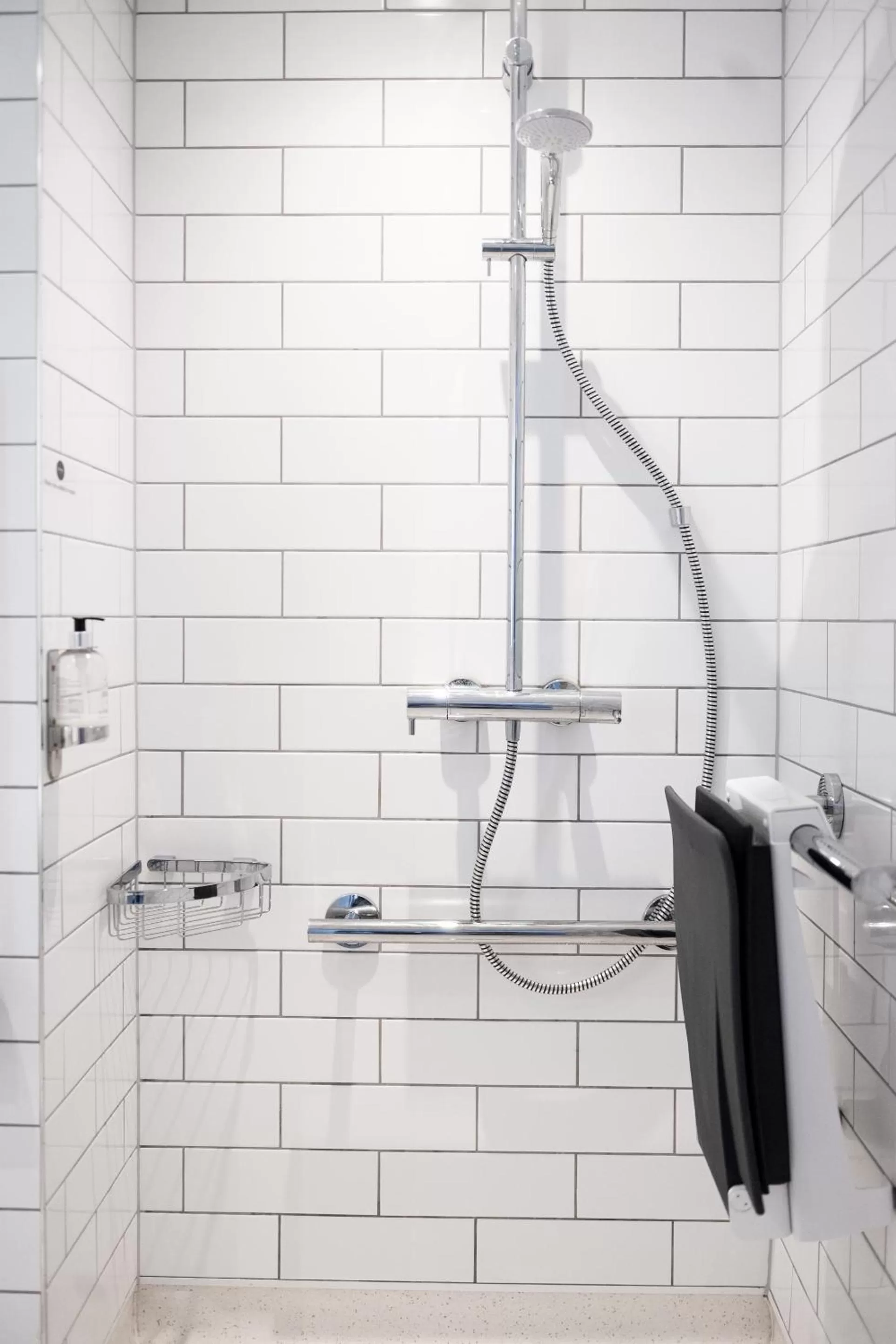 Bathroom in The Oatlands Chaser by Innkeeper's Collection