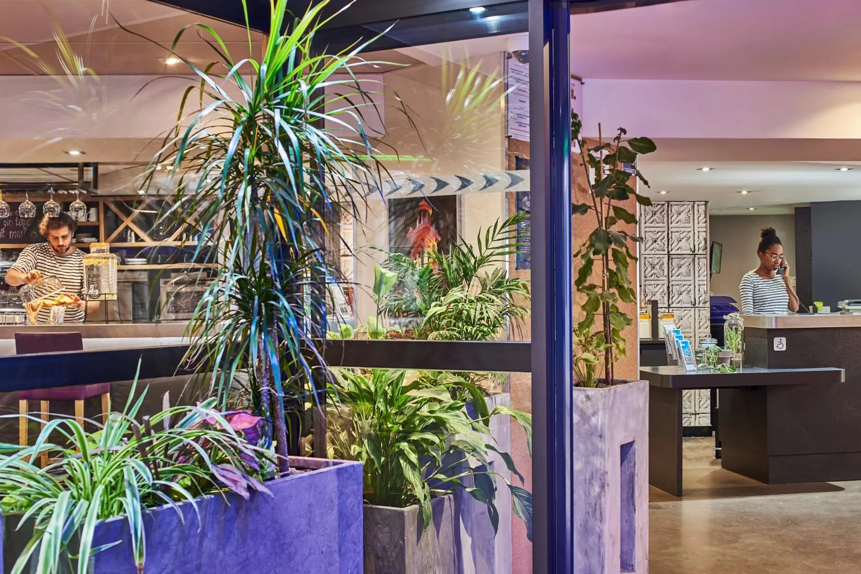 Lobby or reception in Campanile Lyon Centre - Berges du Rhône Lobby or reception in Campanile Lyon Centre - Berges du Rhône