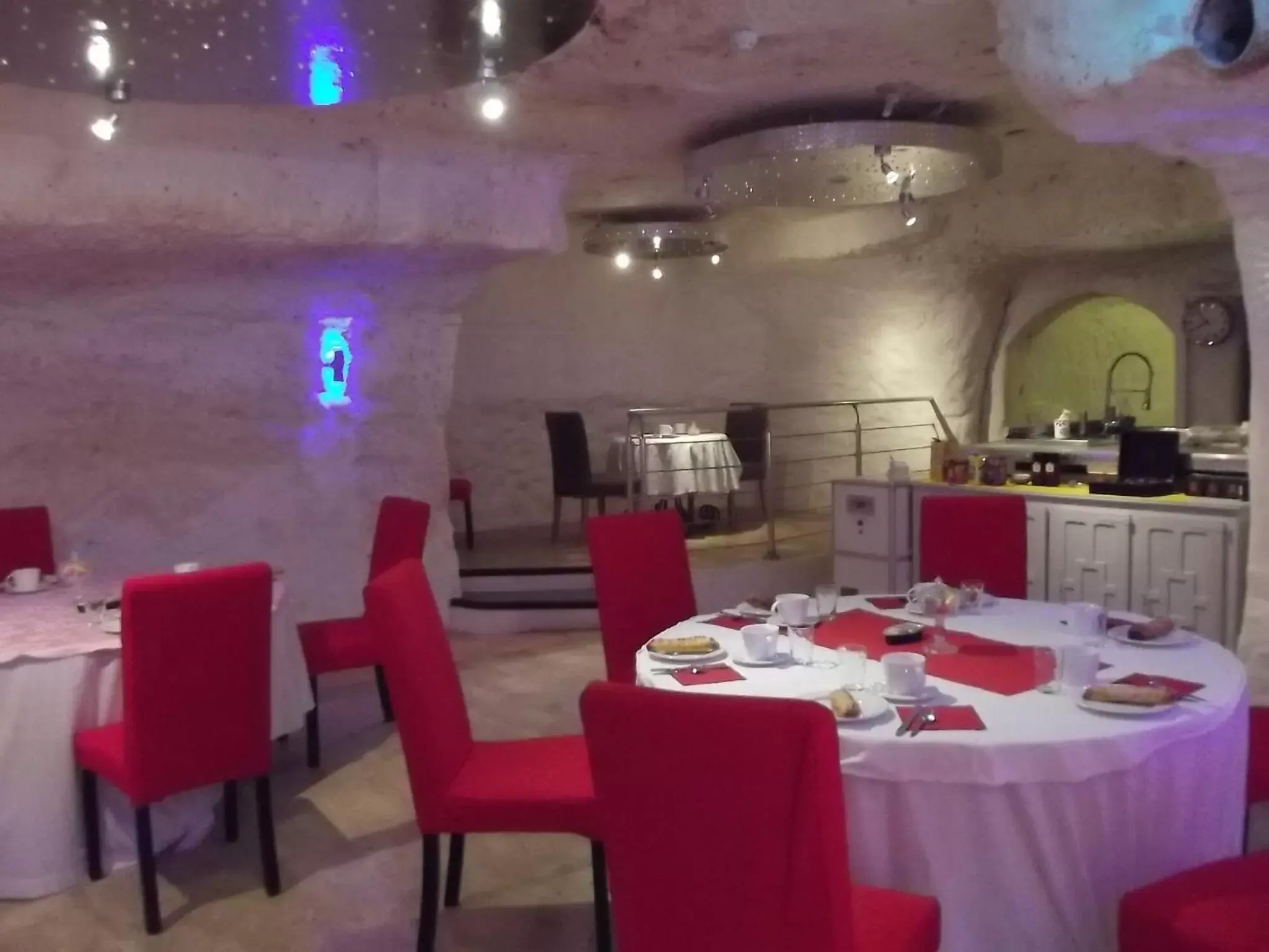 Restaurant/Places to Eat in Logis Hôtels Troglododo