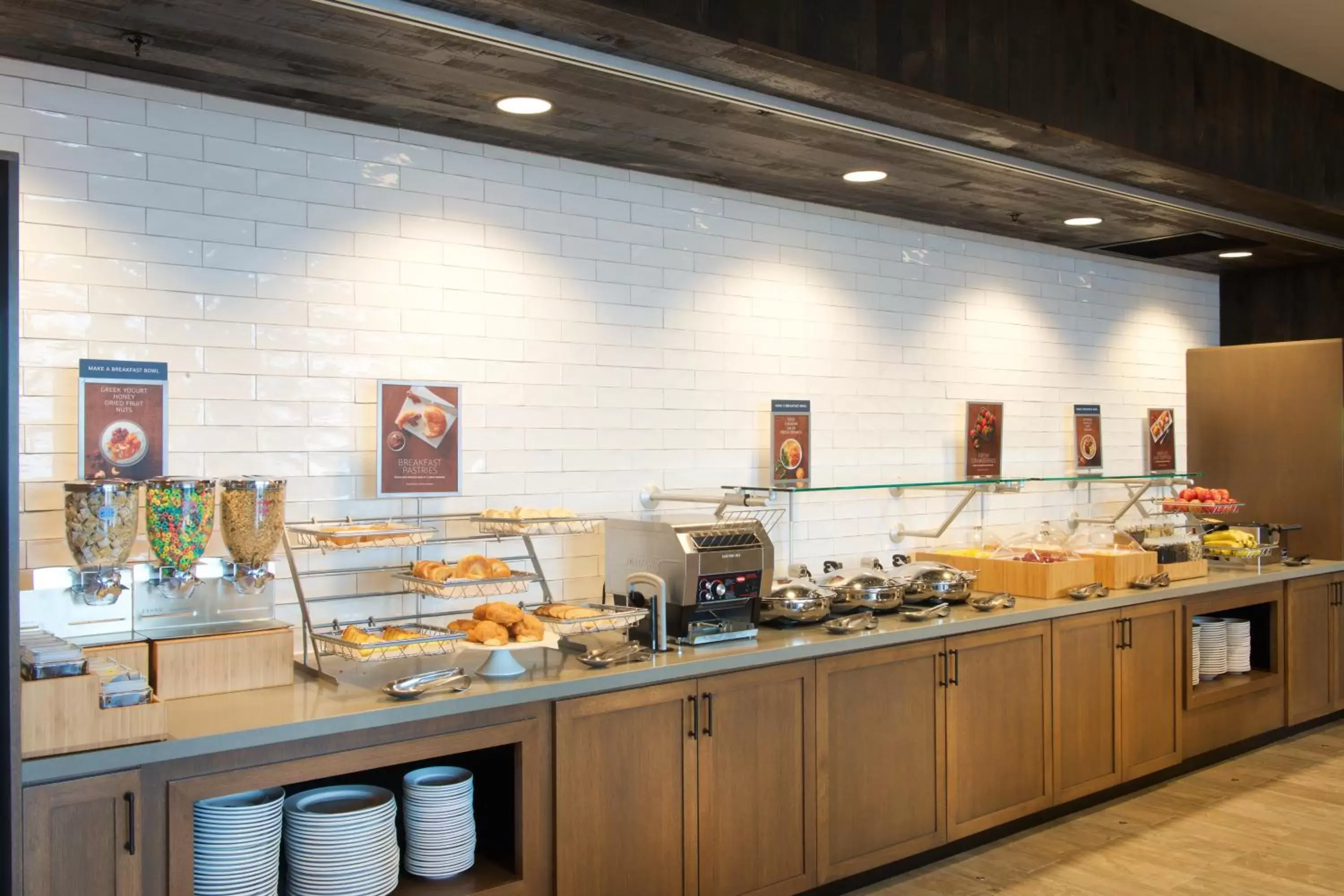 Breakfast, Restaurant/Places to Eat in SpringHill Suites by Marriott Bend