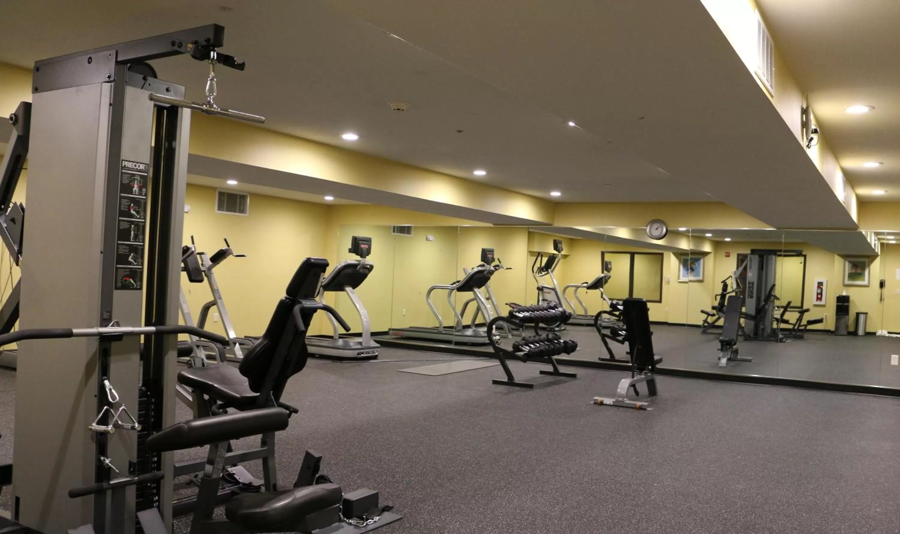 Fitness centre/facilities in Astoria Hotel & Event Center