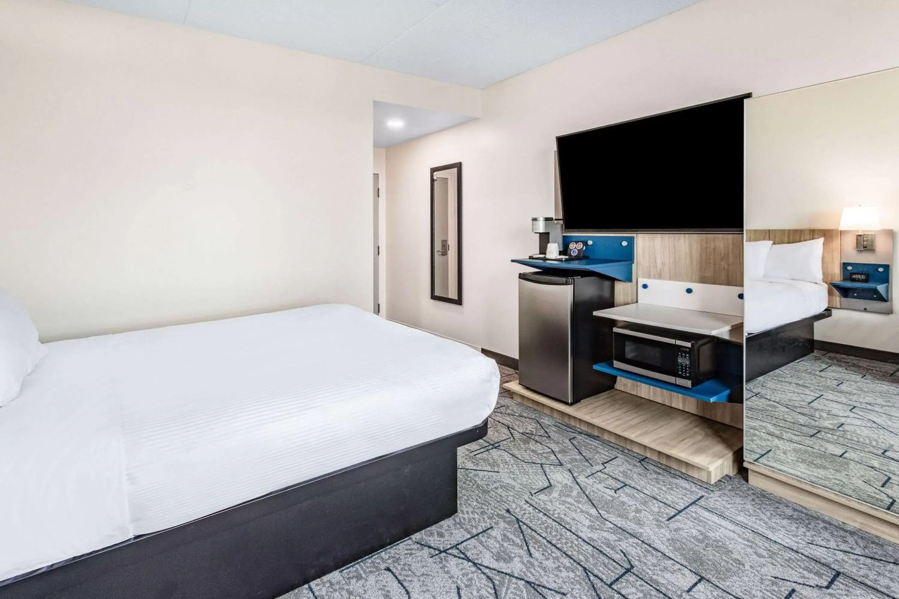 Photo of the whole room, Bed in Microtel Inn & Suites by Wyndham Summerside
