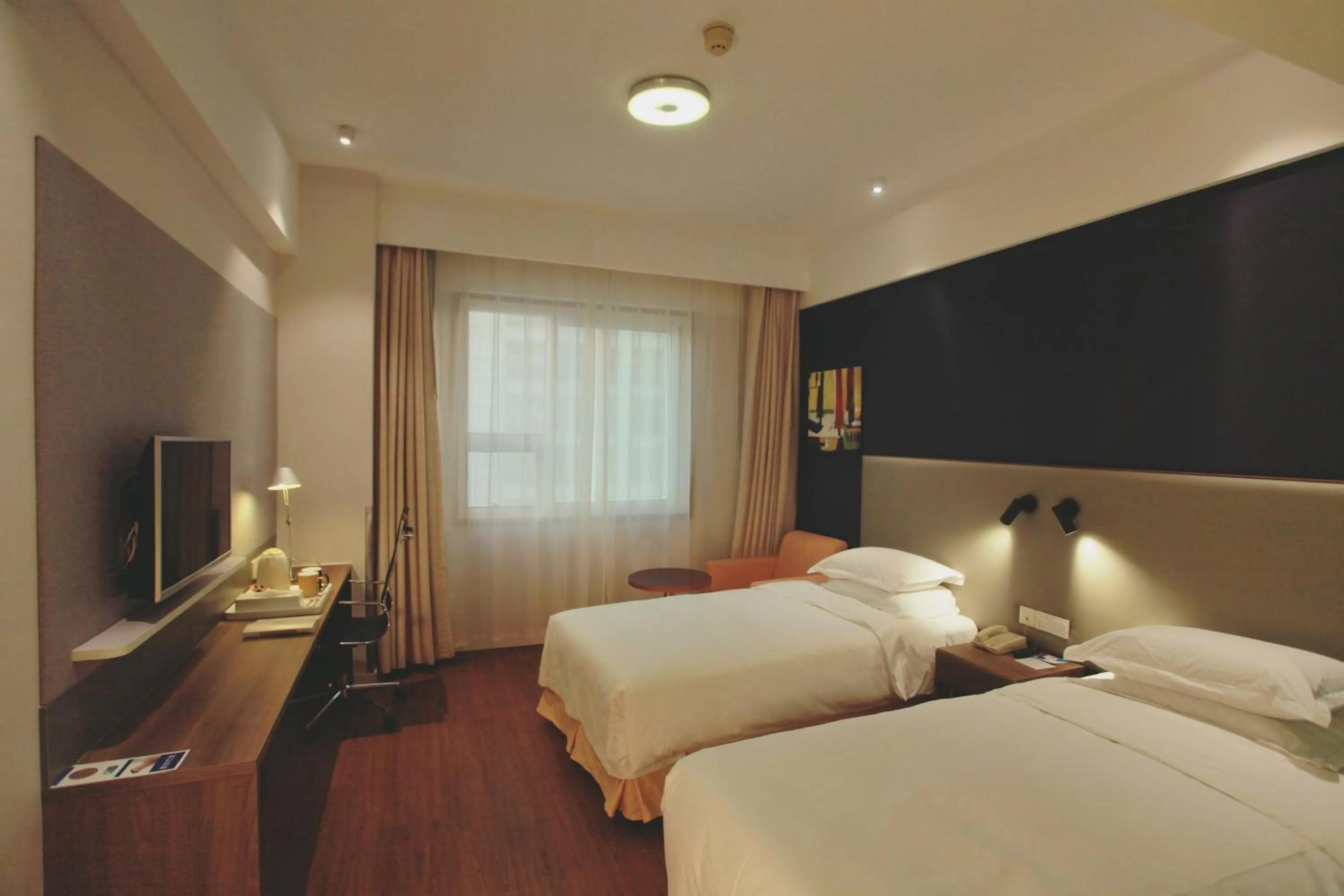 Photo of the whole room, Bed in Holiday Inn Express Hefei South, an IHG Hotel