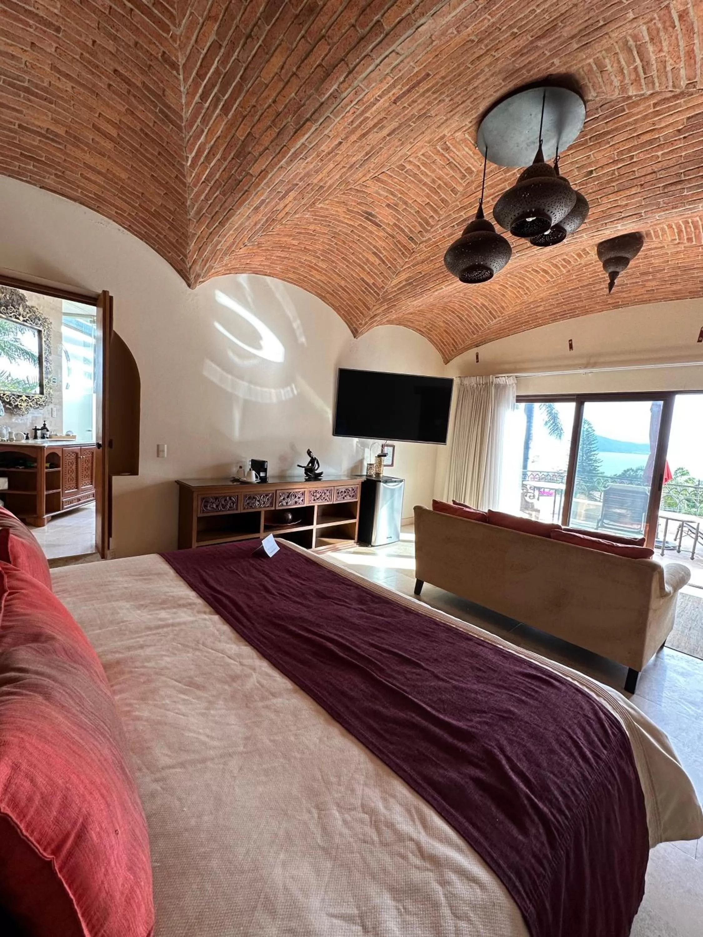 Bed in Hotel Lindo Ajijic Bed & Breakfast