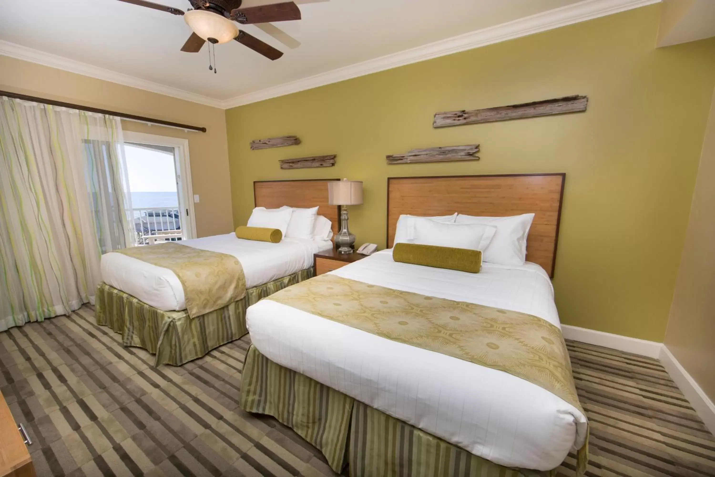 Photo of the whole room, Room Photo in Holiday Inn Club Vacations Galveston Beach Resort, an IHG Hotel