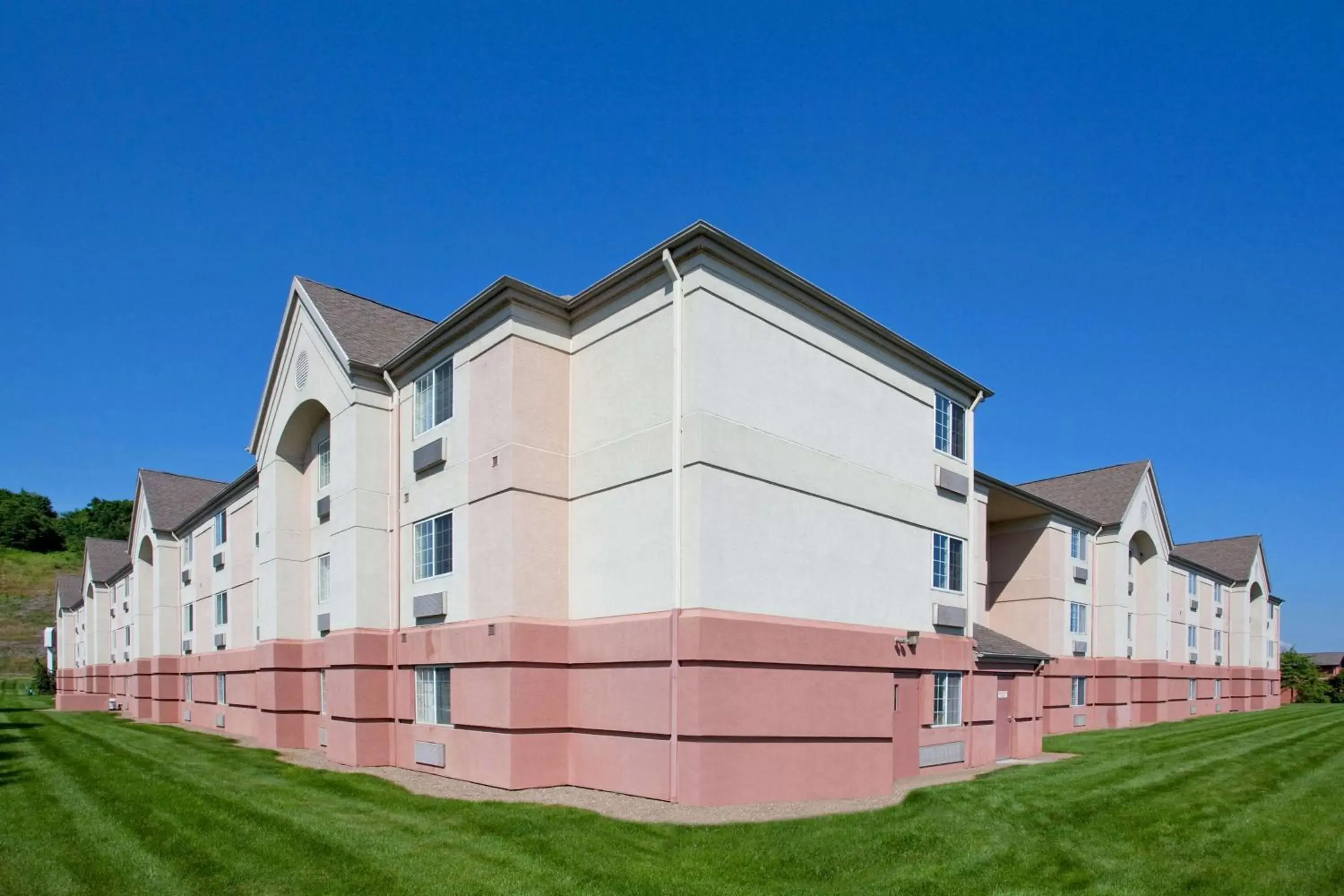 Property Building in Sonesta Simply Suites Pittsburgh Airport