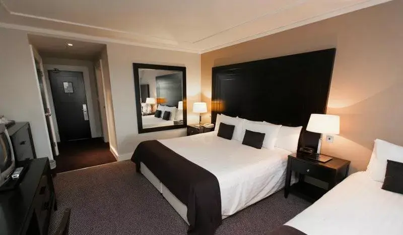 Bed in Shamrock Lodge Hotel