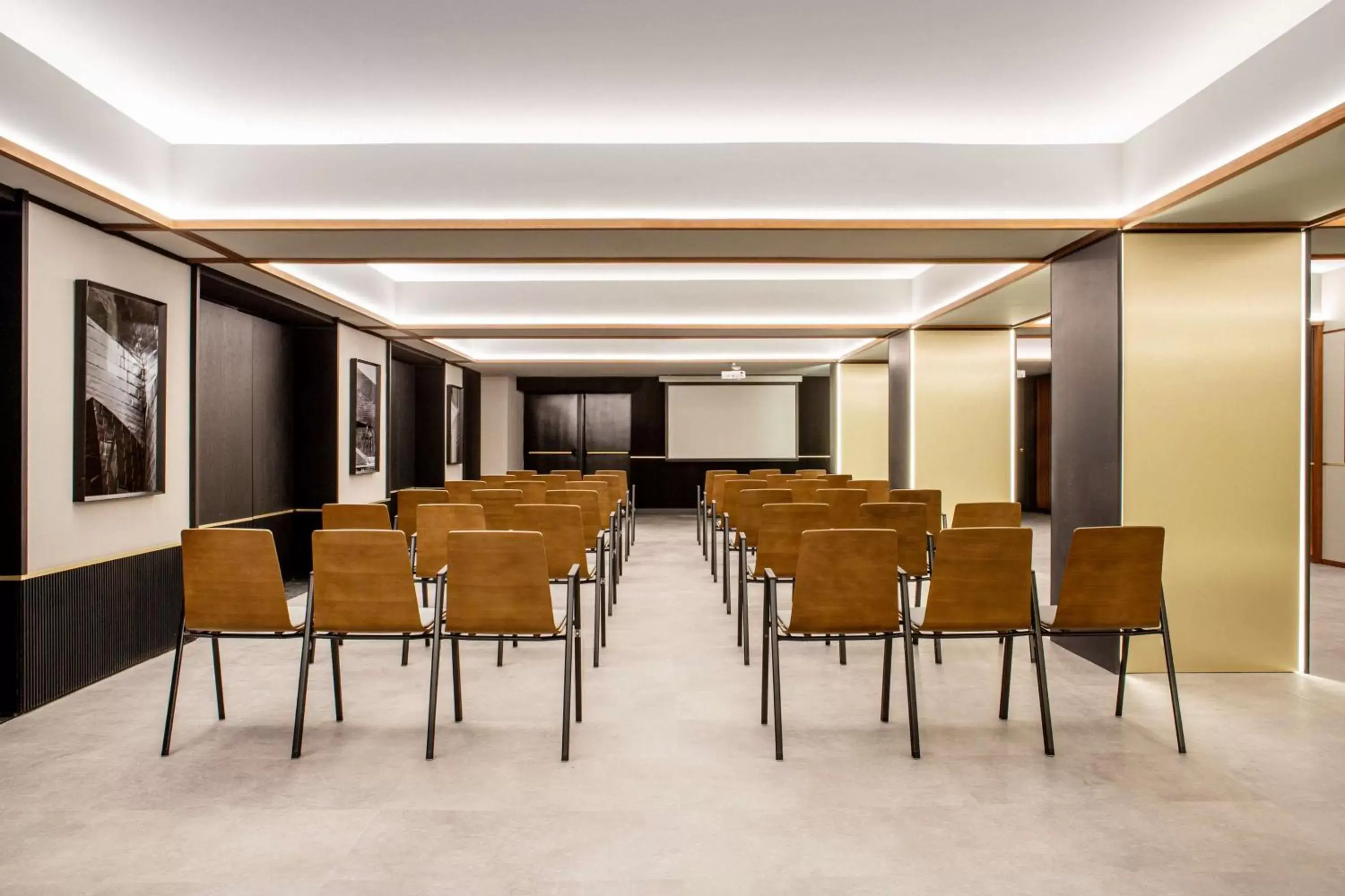 Meeting/conference room in Radisson Collection Bilbao