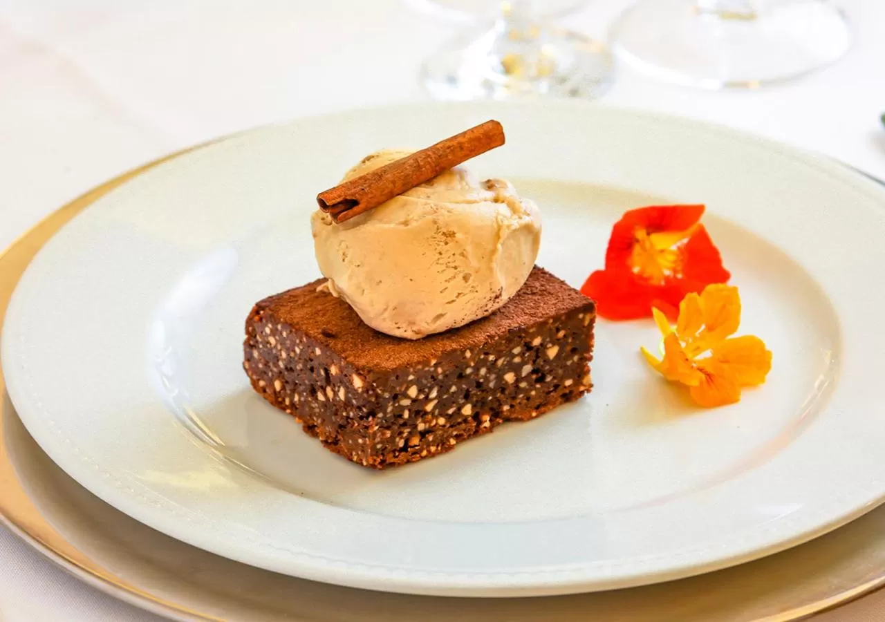 Meals in Estanplaza International