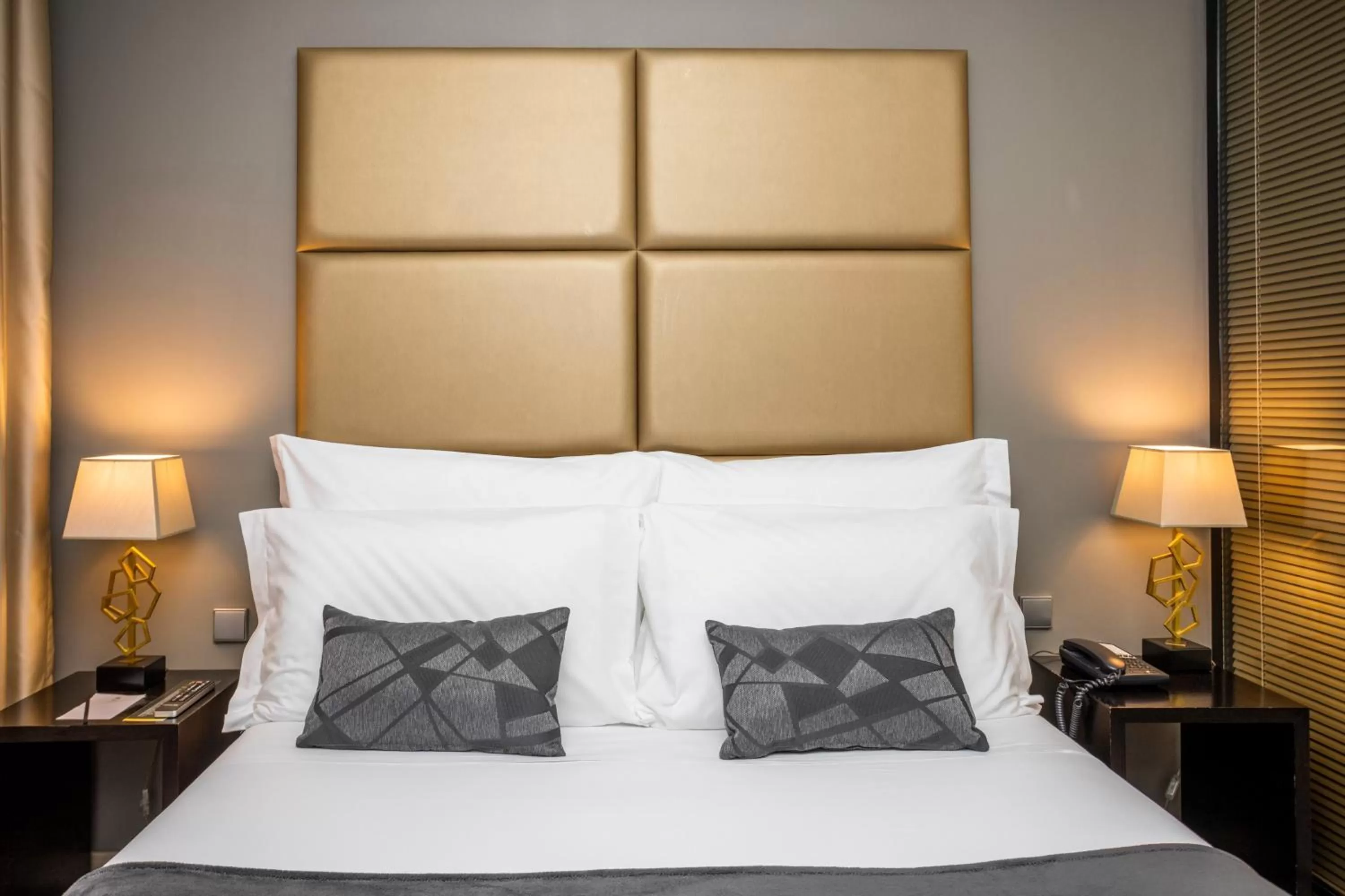 Bedroom, Bed in Czar Lisbon Hotel