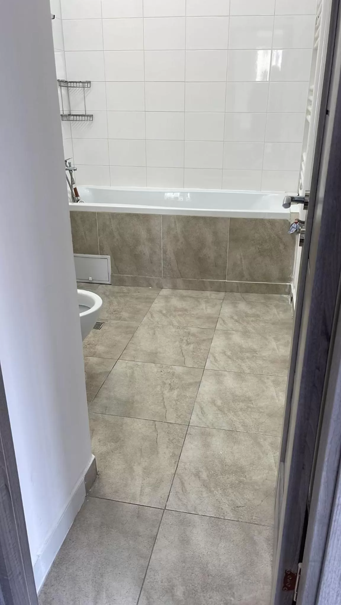 Bathroom in The Floor Piata Unirii