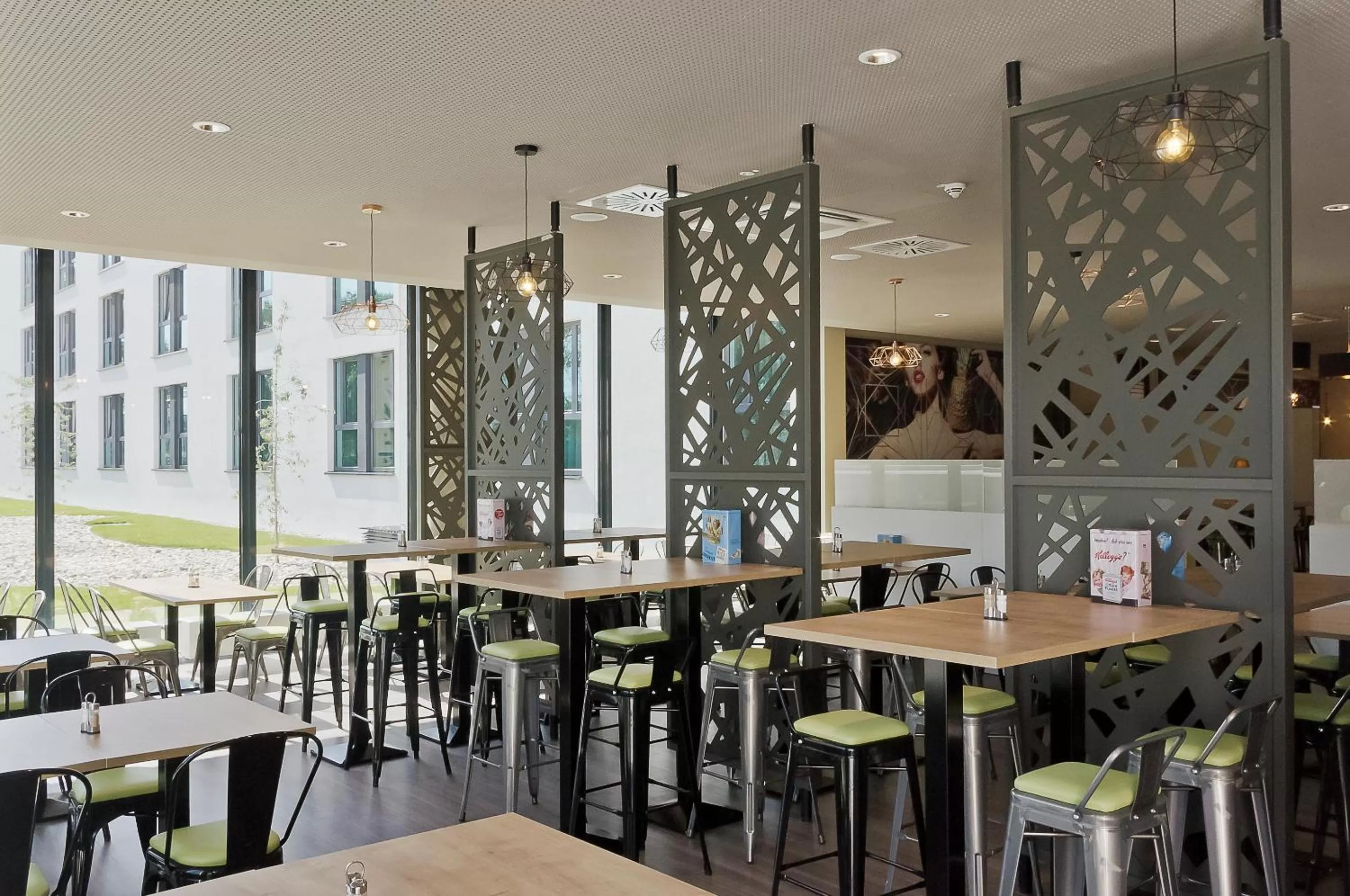 Restaurant/places to eat in Super 8 by Wyndham Munich City North