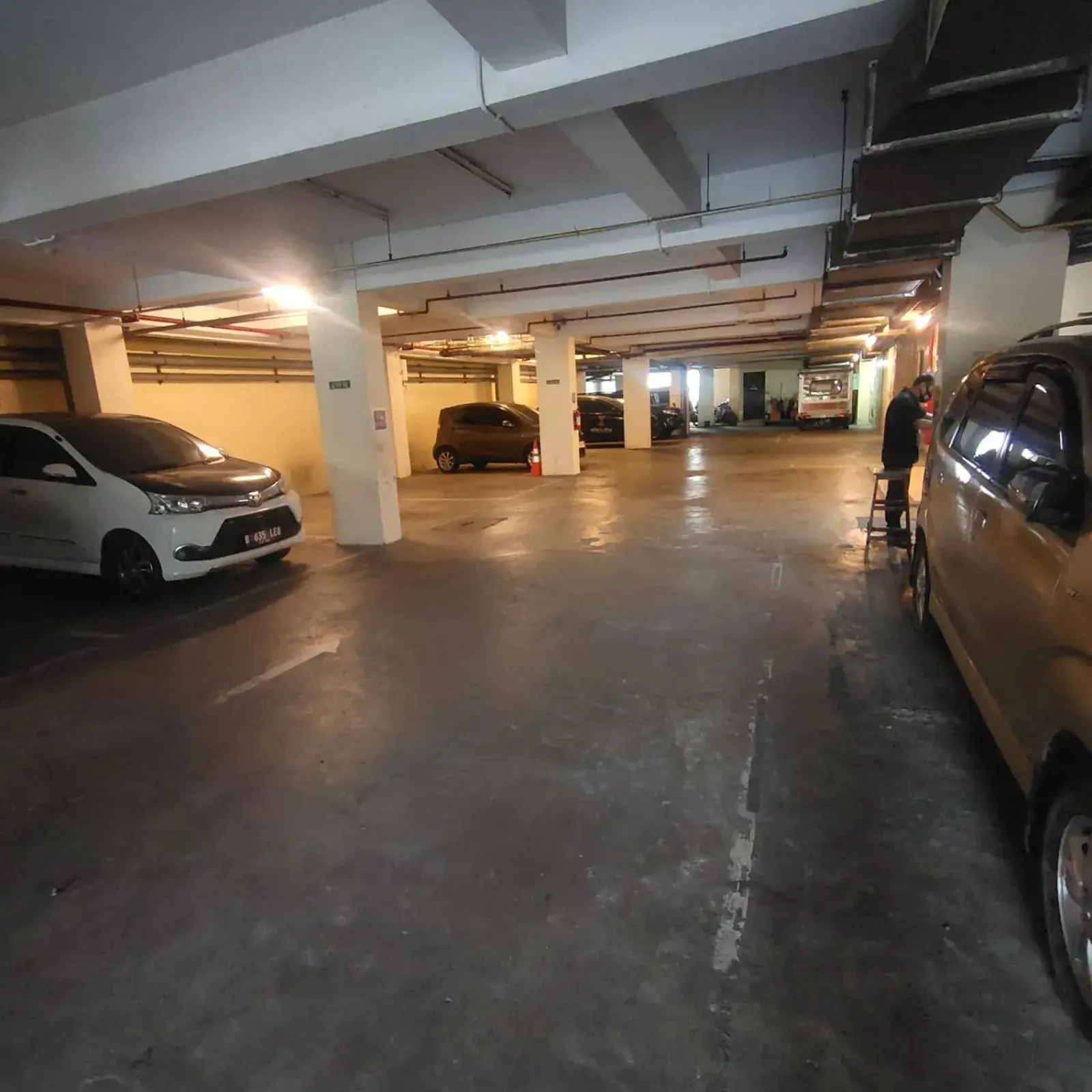 Parking in Nite & Day Jakarta - Bandengan
