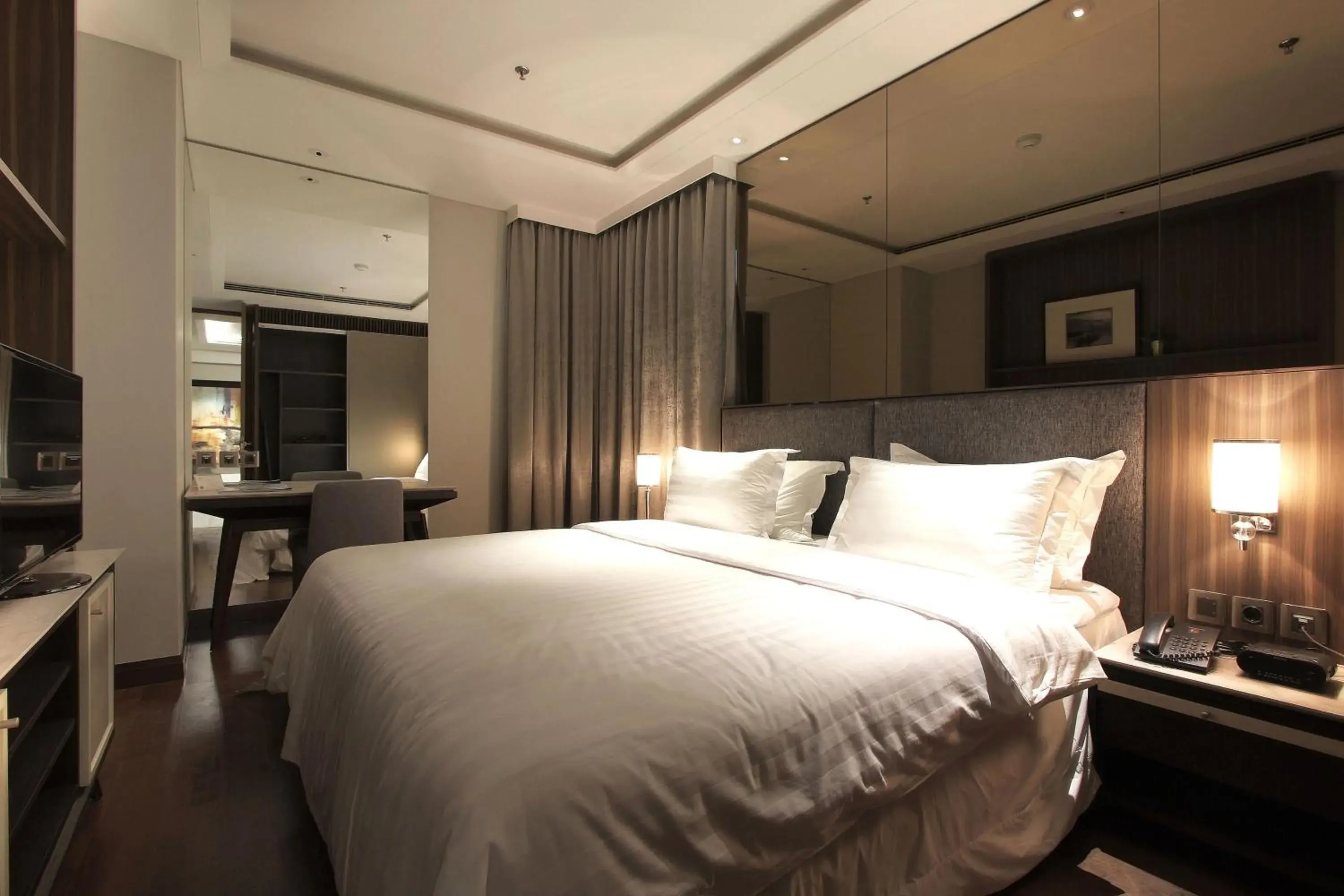 Bedroom, Bed in Ascott Waterplace Surabaya