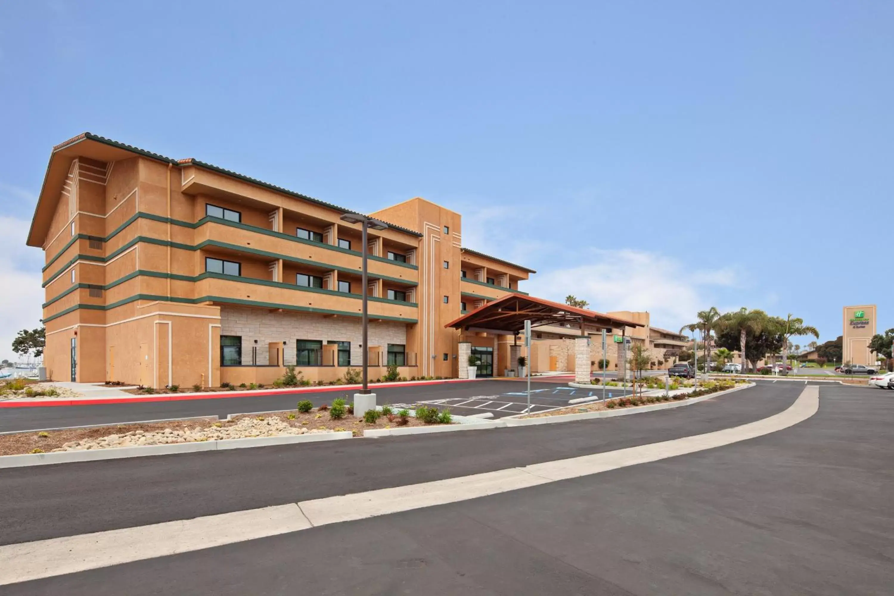 Property building in Holiday Inn Express Hotel & Suites Ventura Harbor by IHG Property building in Holiday Inn Express Hotel & Suites Ventura Harbor by IHG