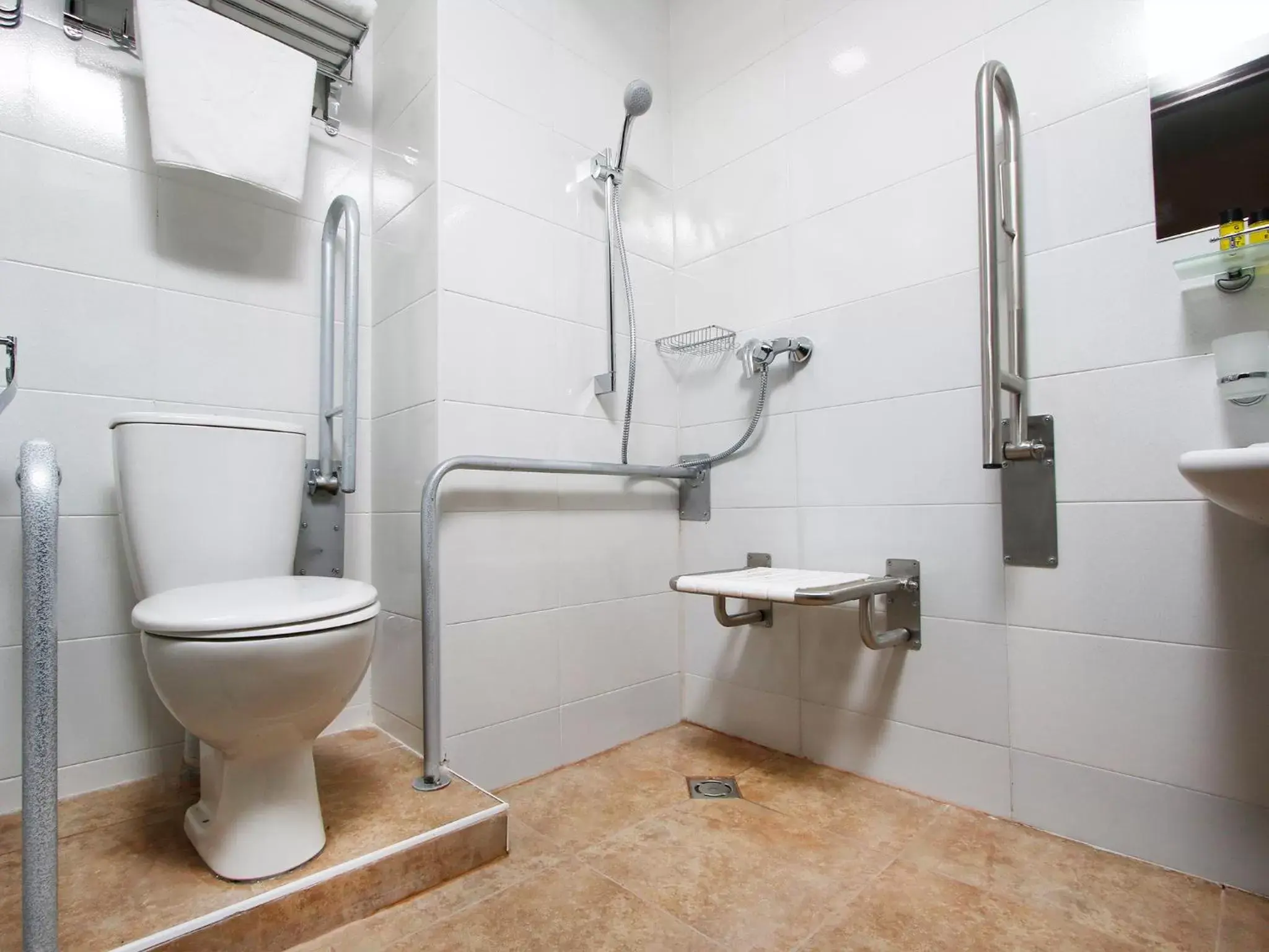 Double or Twin Room - Disability Access in Gudauri Inn