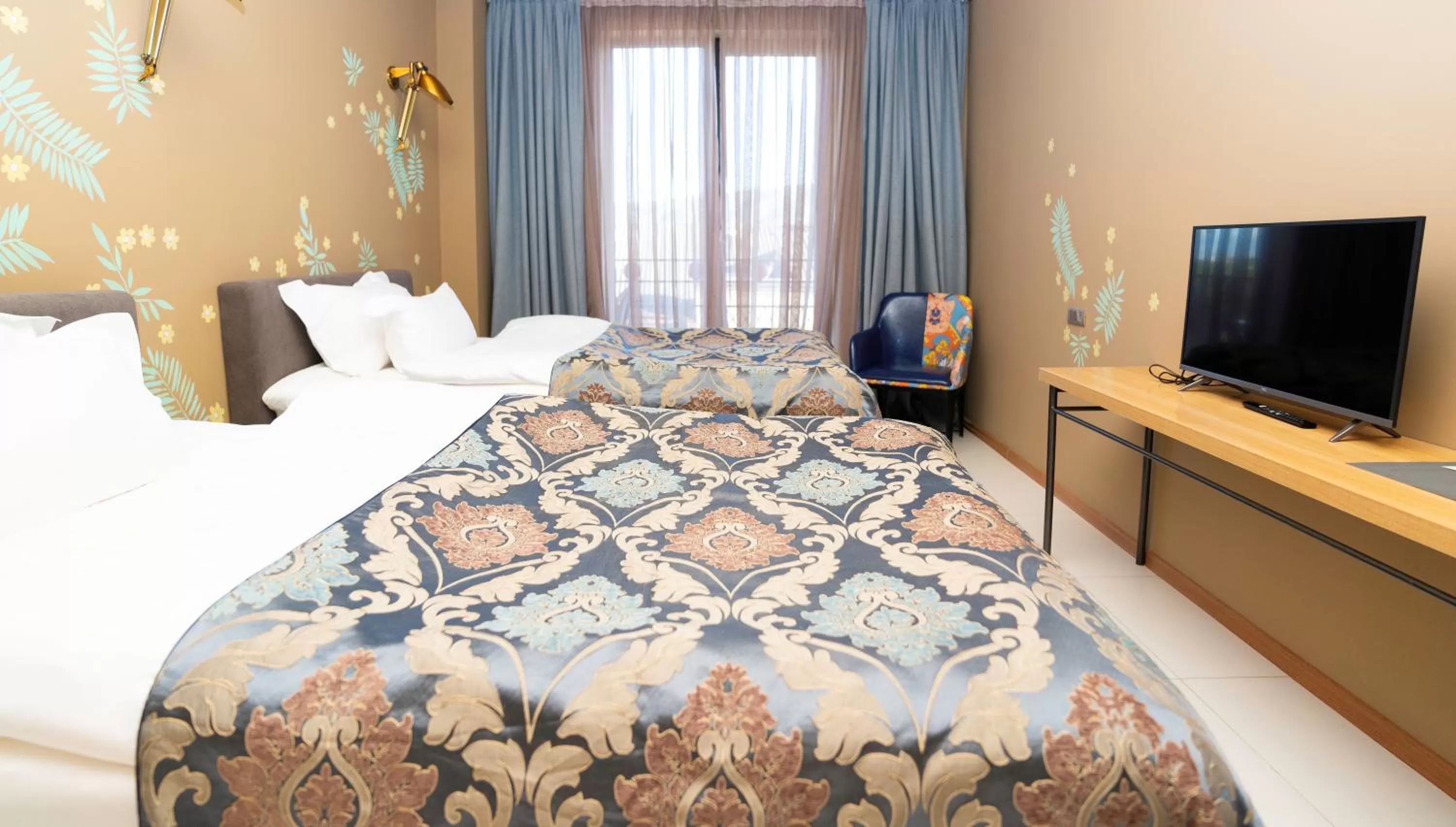 Bedroom, Bed in Brim Hotel